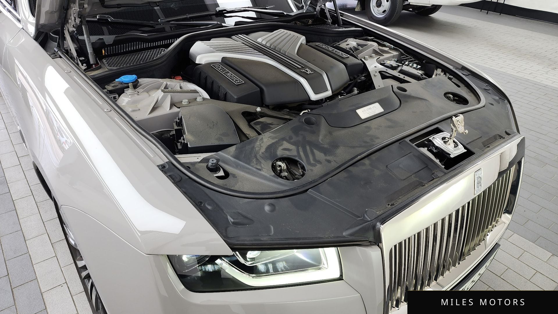 Rolls-Royce 고스트 2022 — миниатюра 6