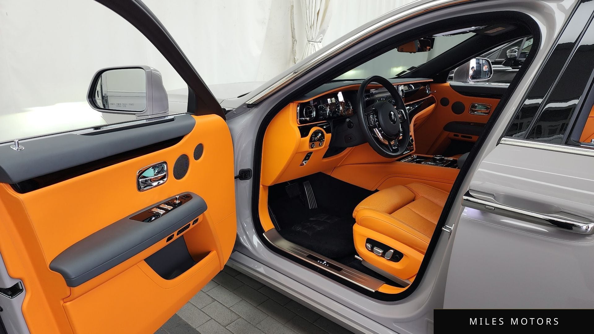 Rolls-Royce 고스트 2022 — миниатюра 10