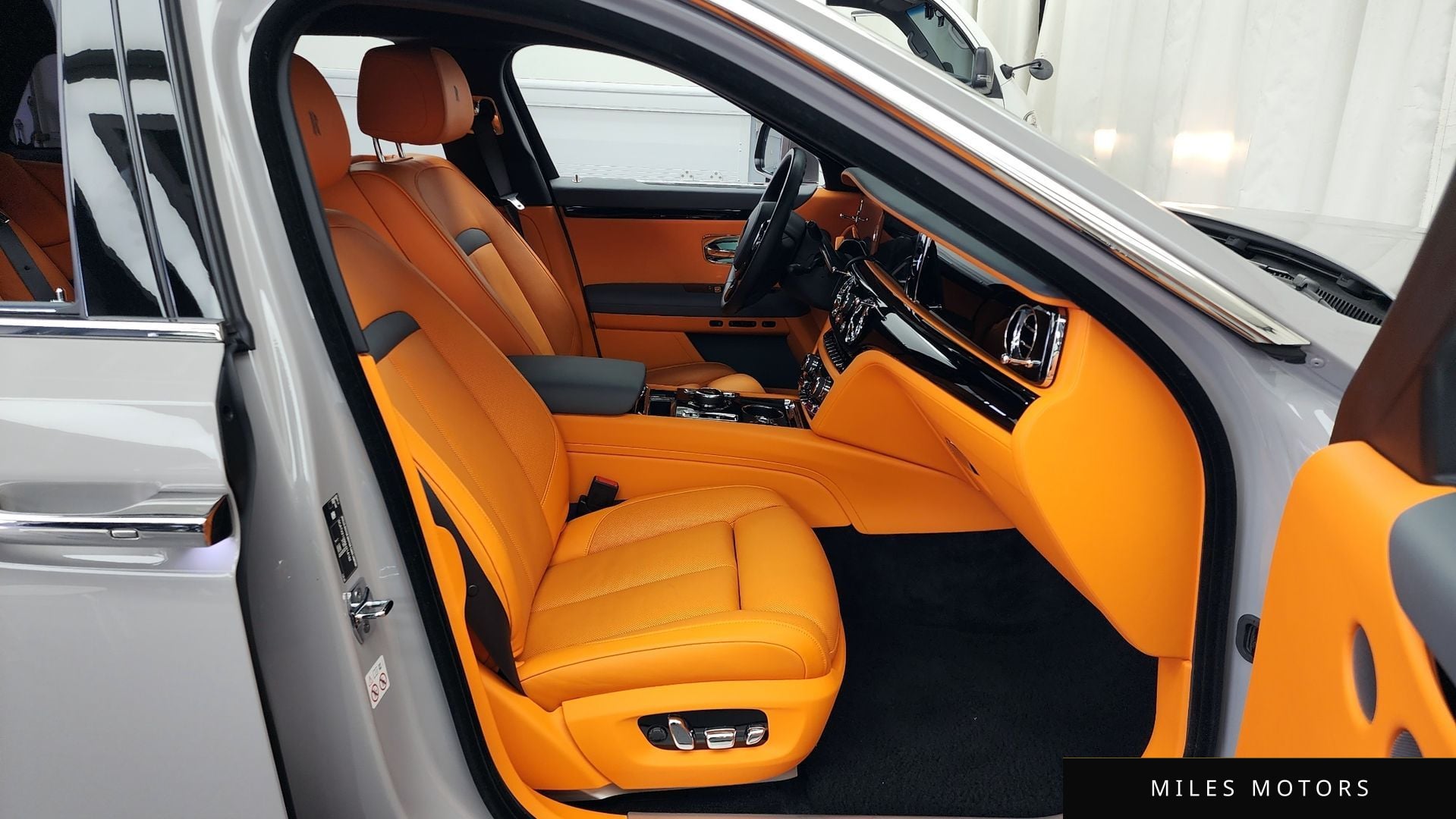 Rolls-Royce 고스트 2022 — миниатюра 11