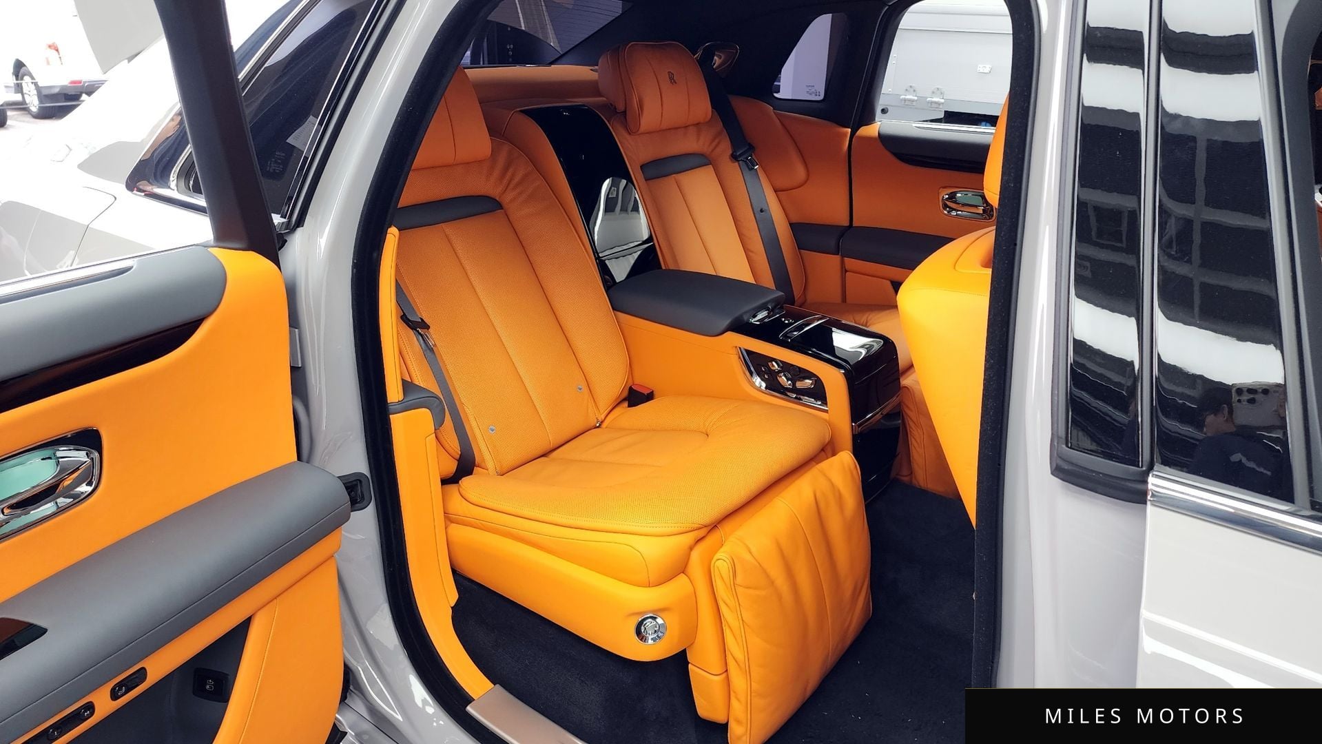 Rolls-Royce 고스트 2022 — миниатюра 12