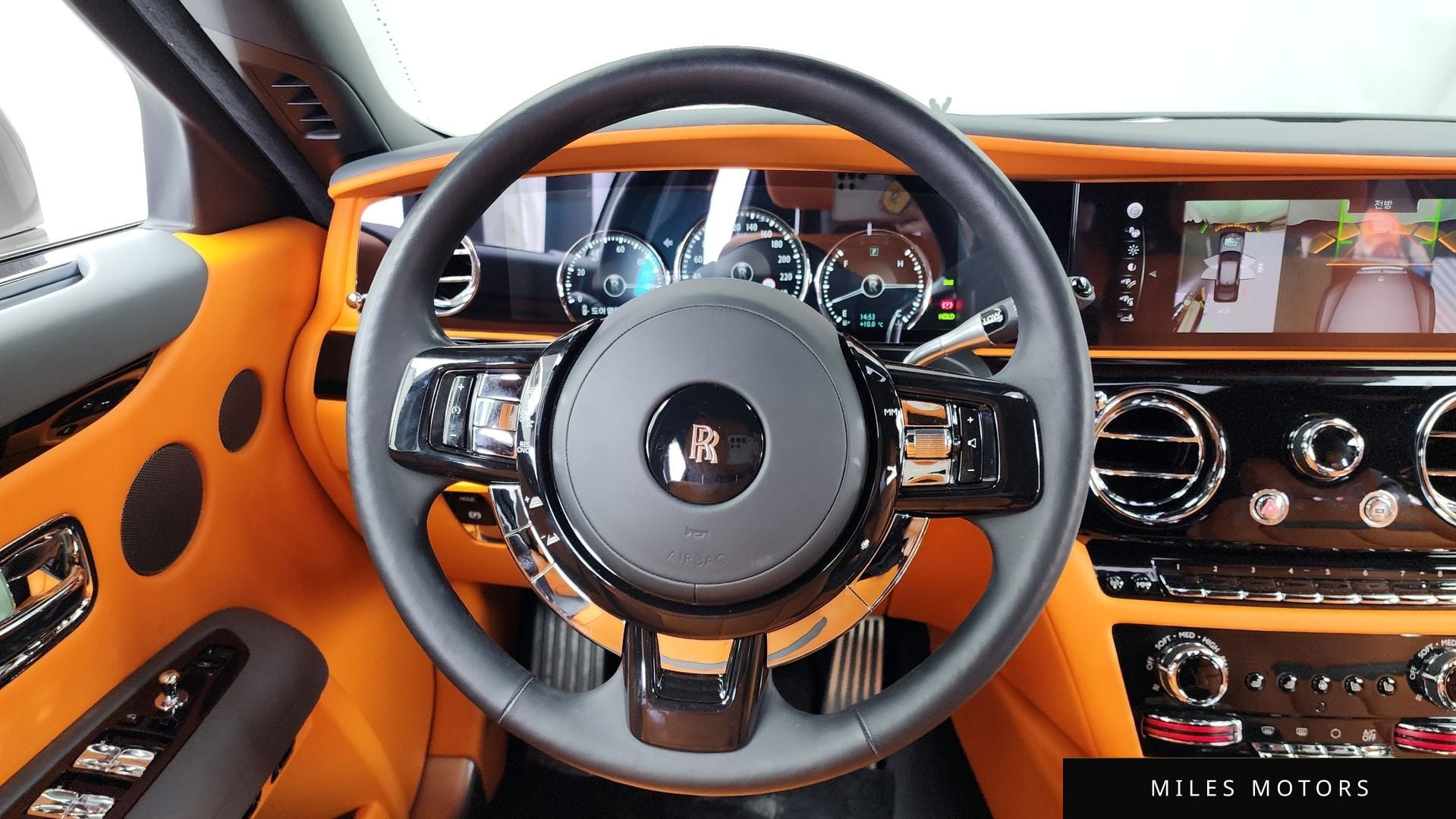 Rolls-Royce 고스트 2022 — миниатюра 13