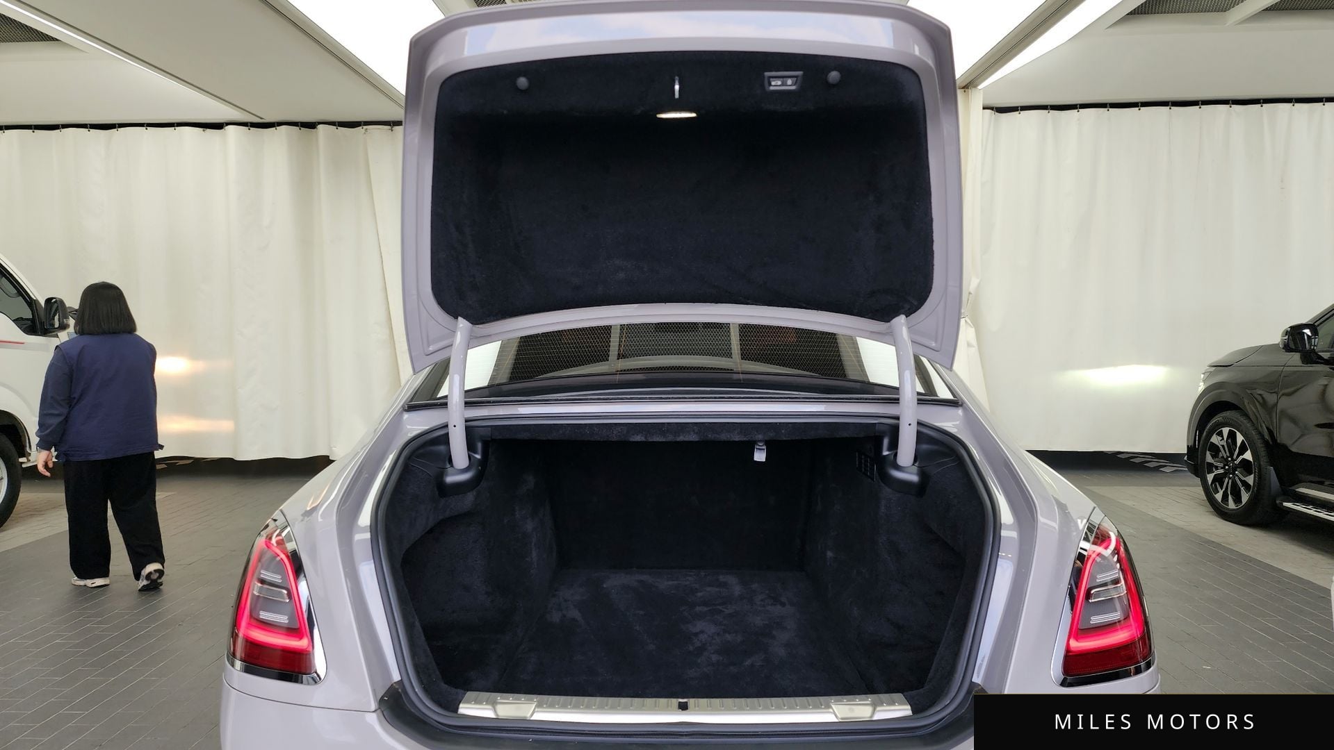 Rolls-Royce 고스트 2022 — миниатюра 20