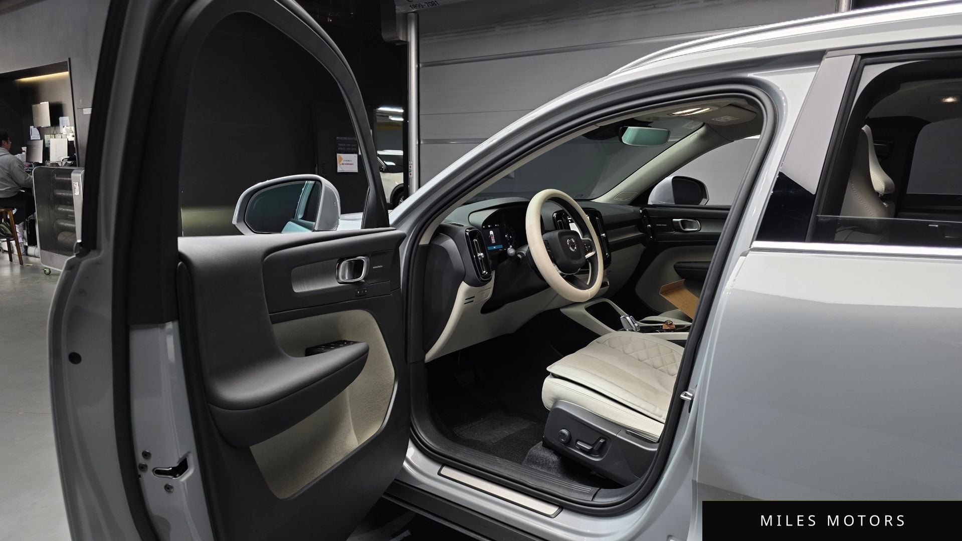 Volvo XC40 2025 — миниатюра 11