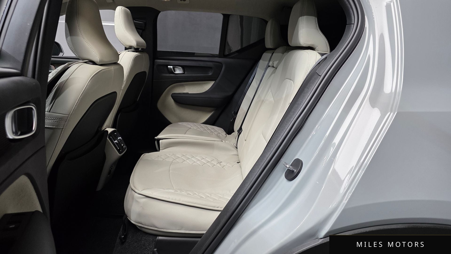Volvo XC40 2025 — миниатюра 12