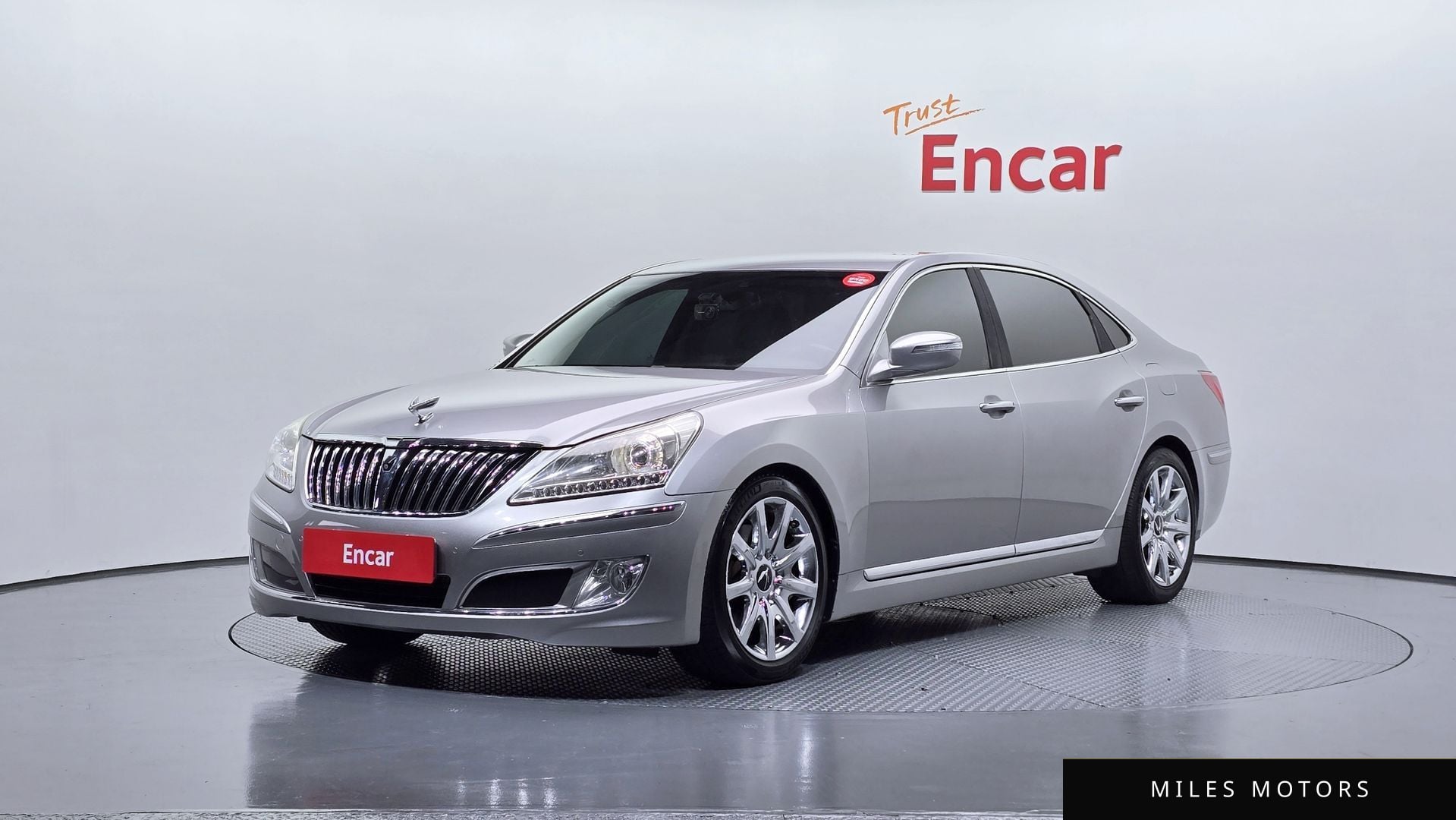 Hyundai Equus 2012 — фото 1 из 12