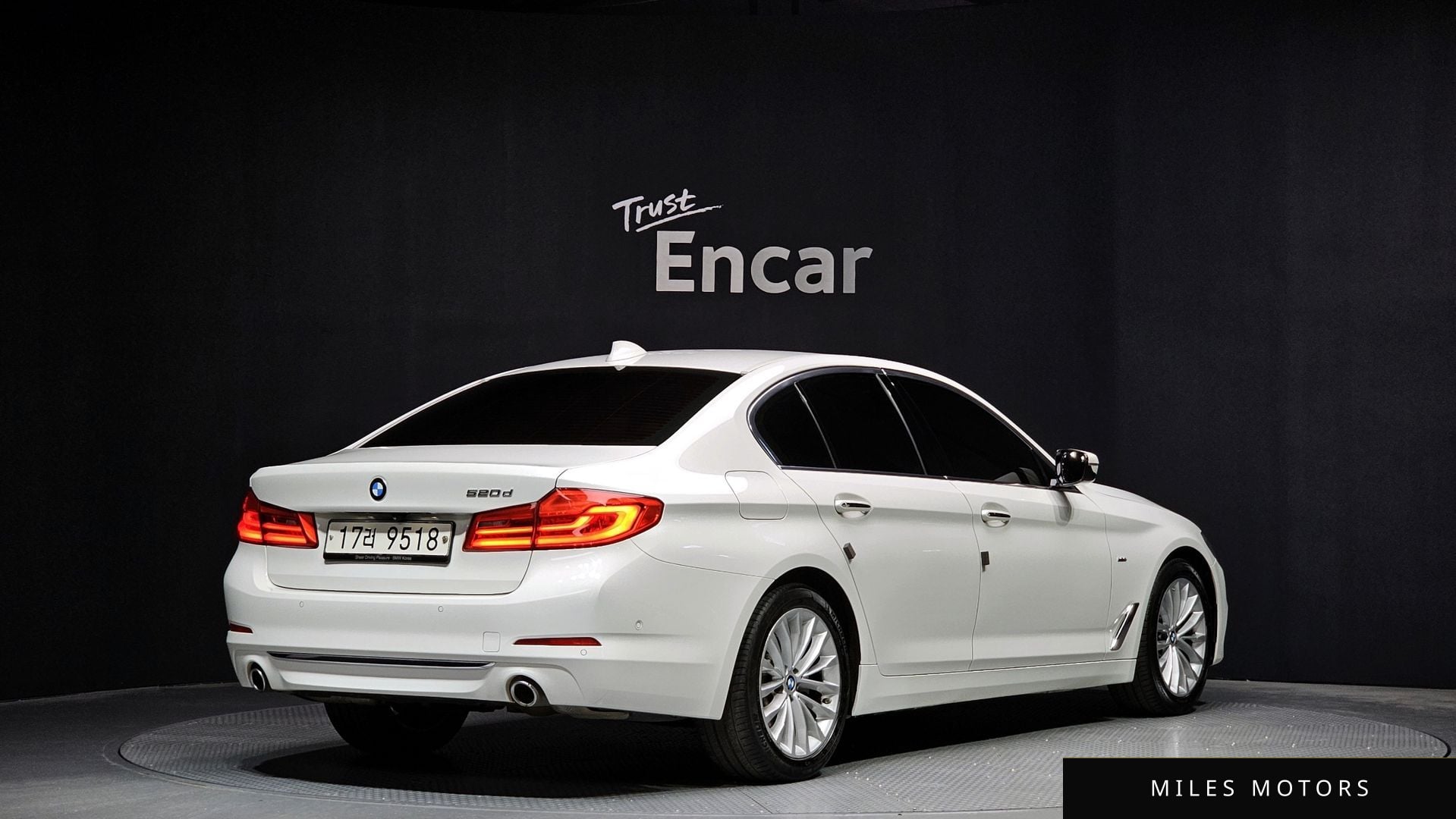 BMW 5 Series (G30) 2018 — миниатюра 2