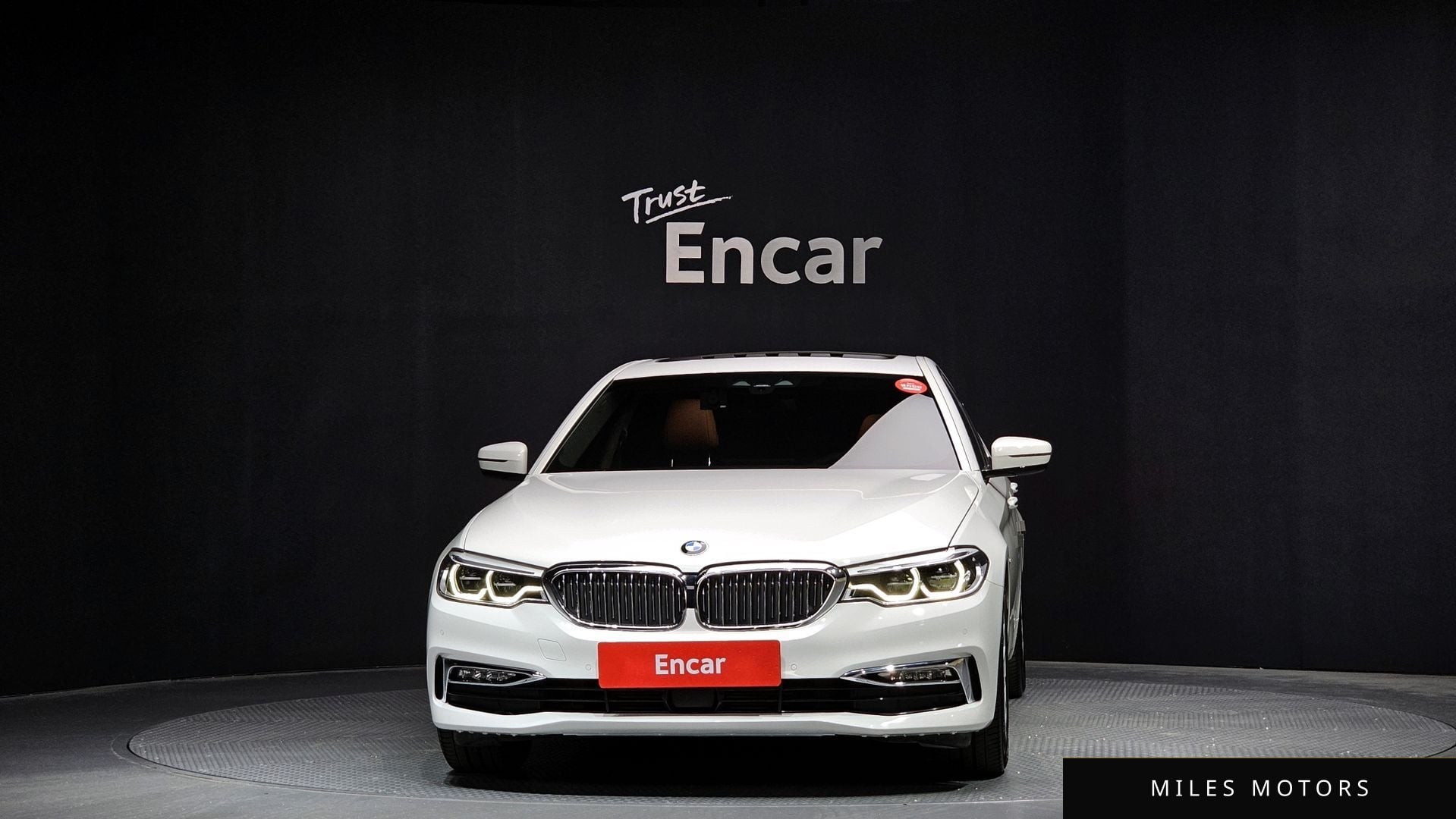 BMW 5 Series (G30) 2018 — миниатюра 3