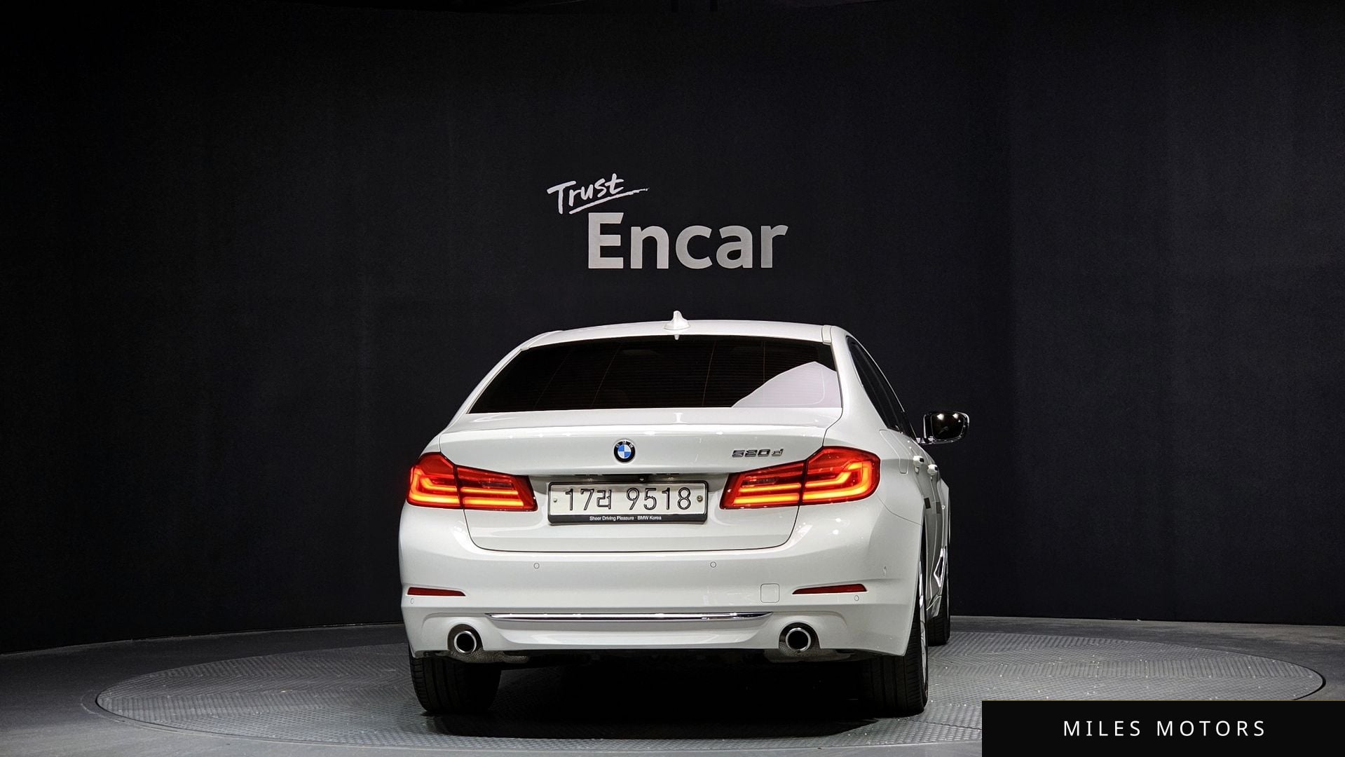 BMW 5 Series (G30) 2018 — миниатюра 4
