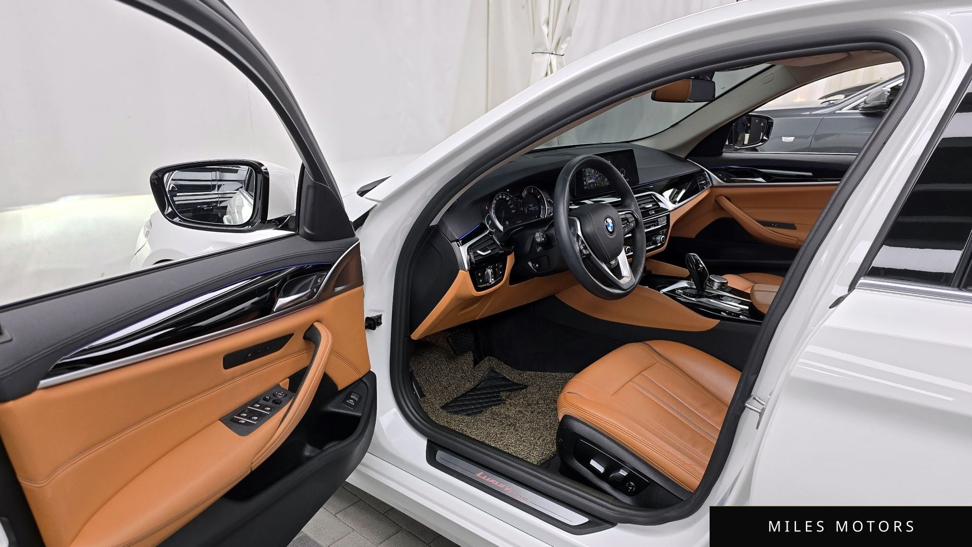 BMW 5 Series (G30) 2018 — миниатюра 10