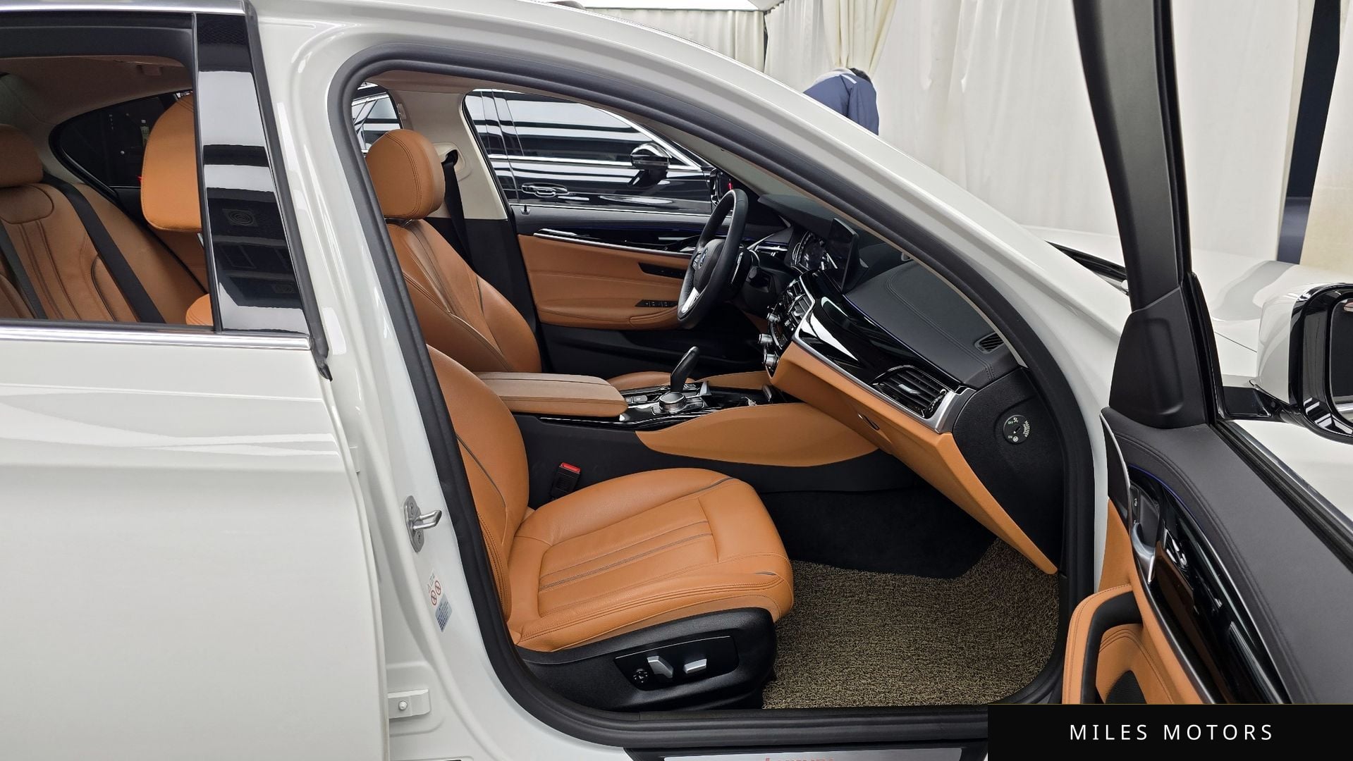 BMW 5 Series (G30) 2018 — миниатюра 11