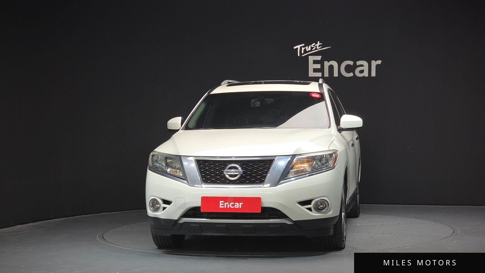 Nissan Pathfinder 2016 — миниатюра 3