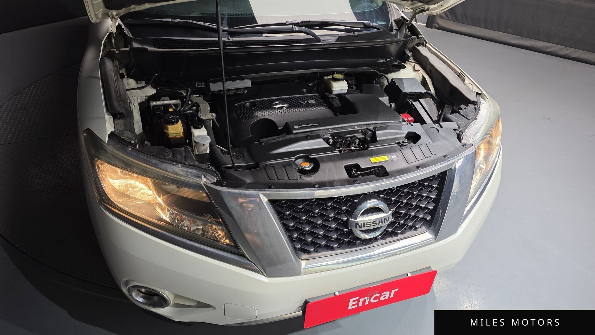 Nissan Pathfinder 2016 — миниатюра 6