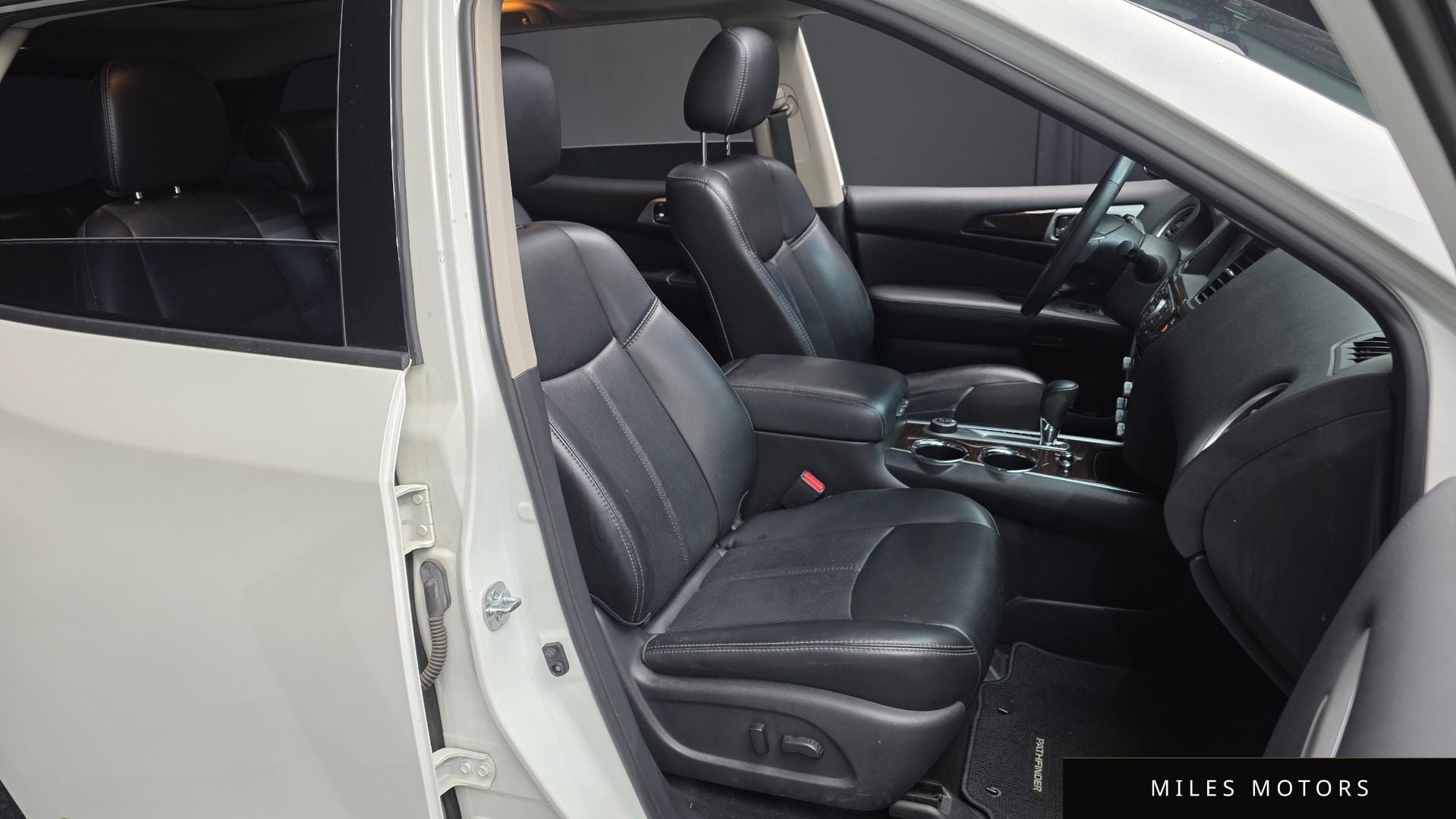 Nissan Pathfinder 2016 — миниатюра 12