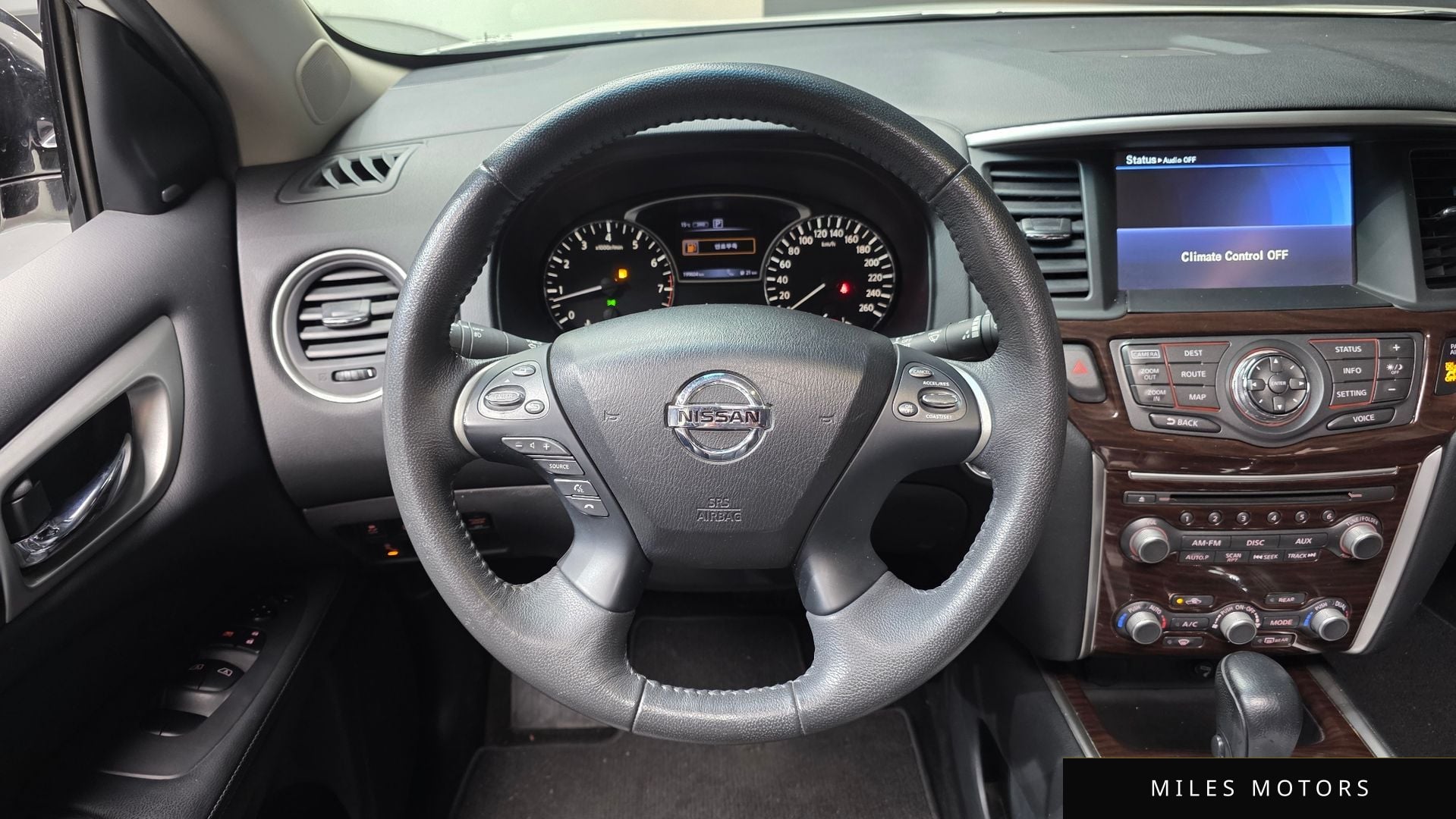 Nissan Pathfinder 2016 — миниатюра 13