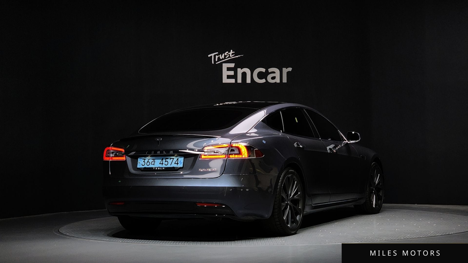 Tesla Model S 2020 — миниатюра 2