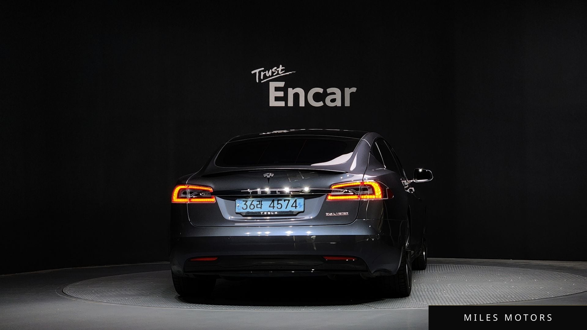 Tesla Model S 2020 — миниатюра 4