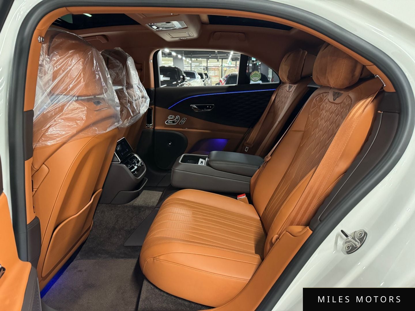 Bentley Flying Spur 2021 — миниатюра 12