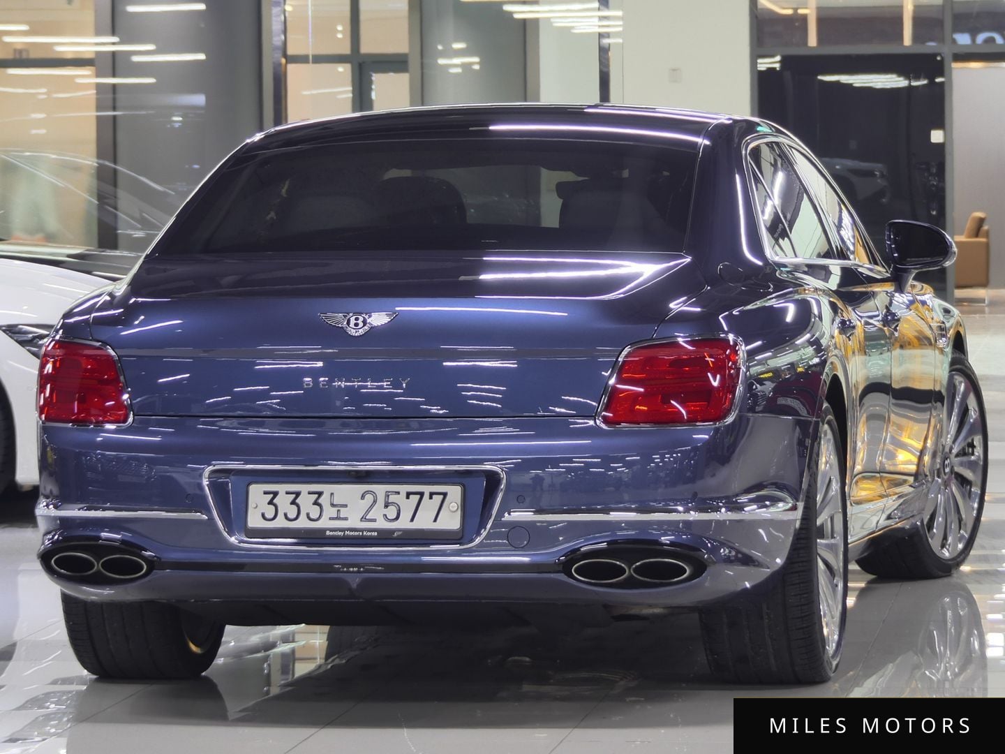 Bentley Flying Spur 2021 — миниатюра 3