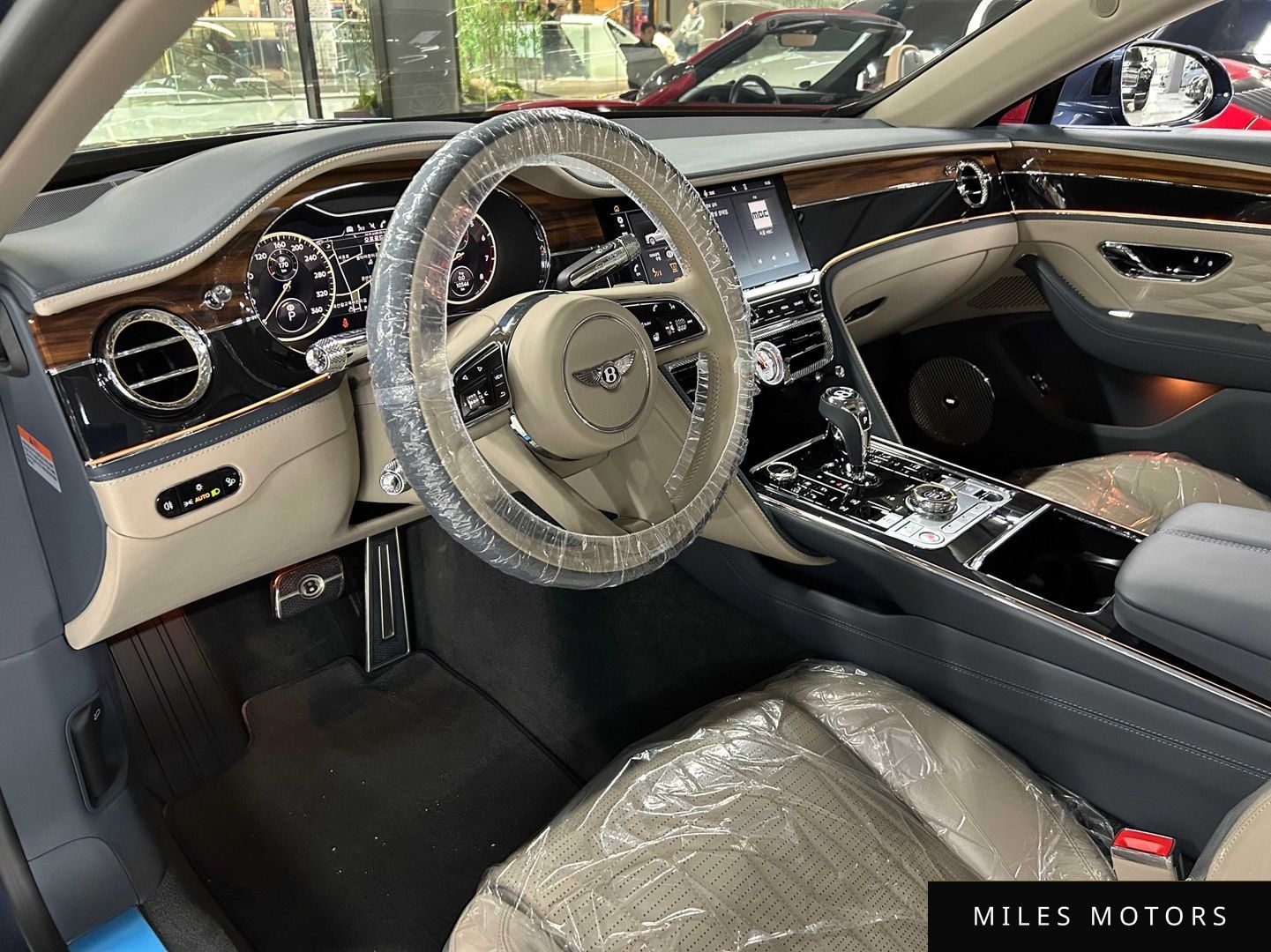 Bentley Flying Spur 2021 — миниатюра 6