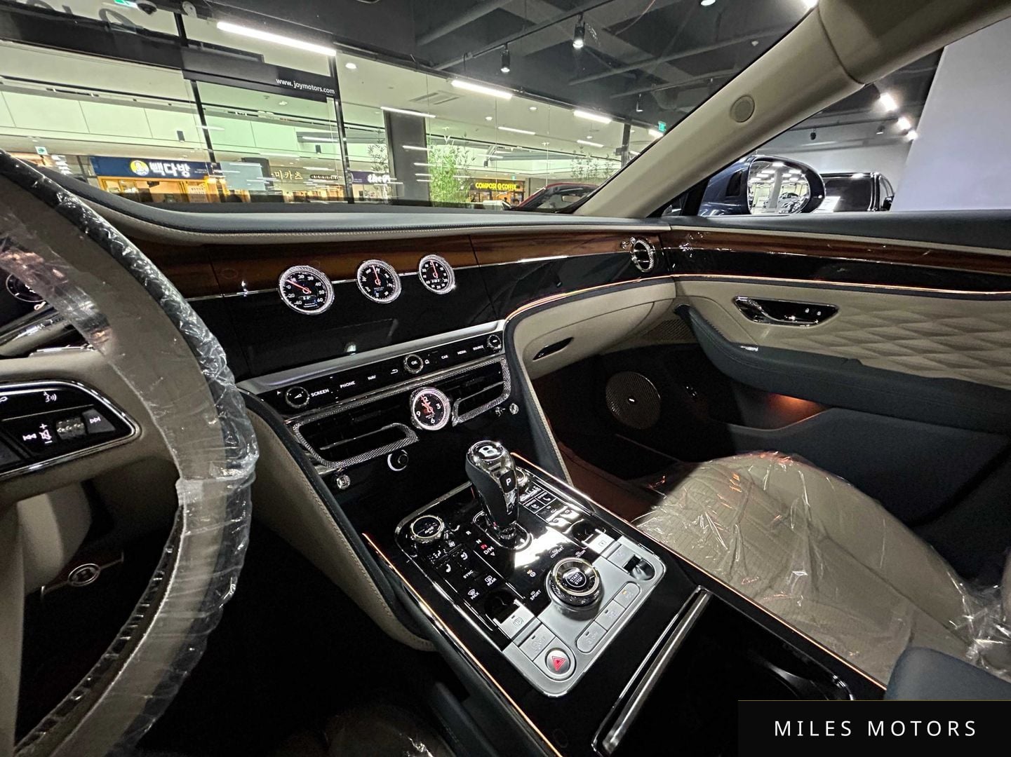 Bentley Flying Spur 2021 — миниатюра 7