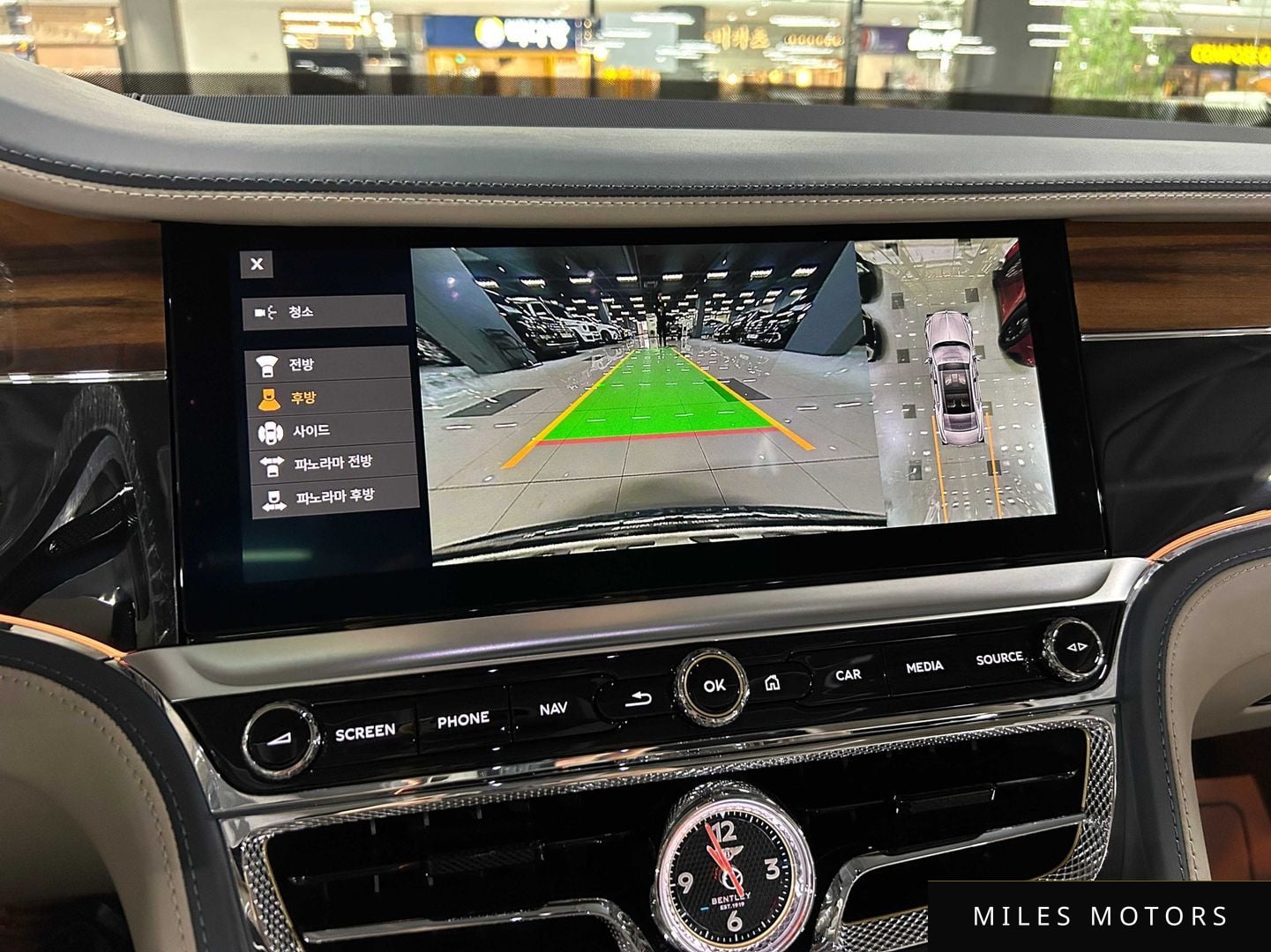 Bentley Flying Spur 2021 — миниатюра 8