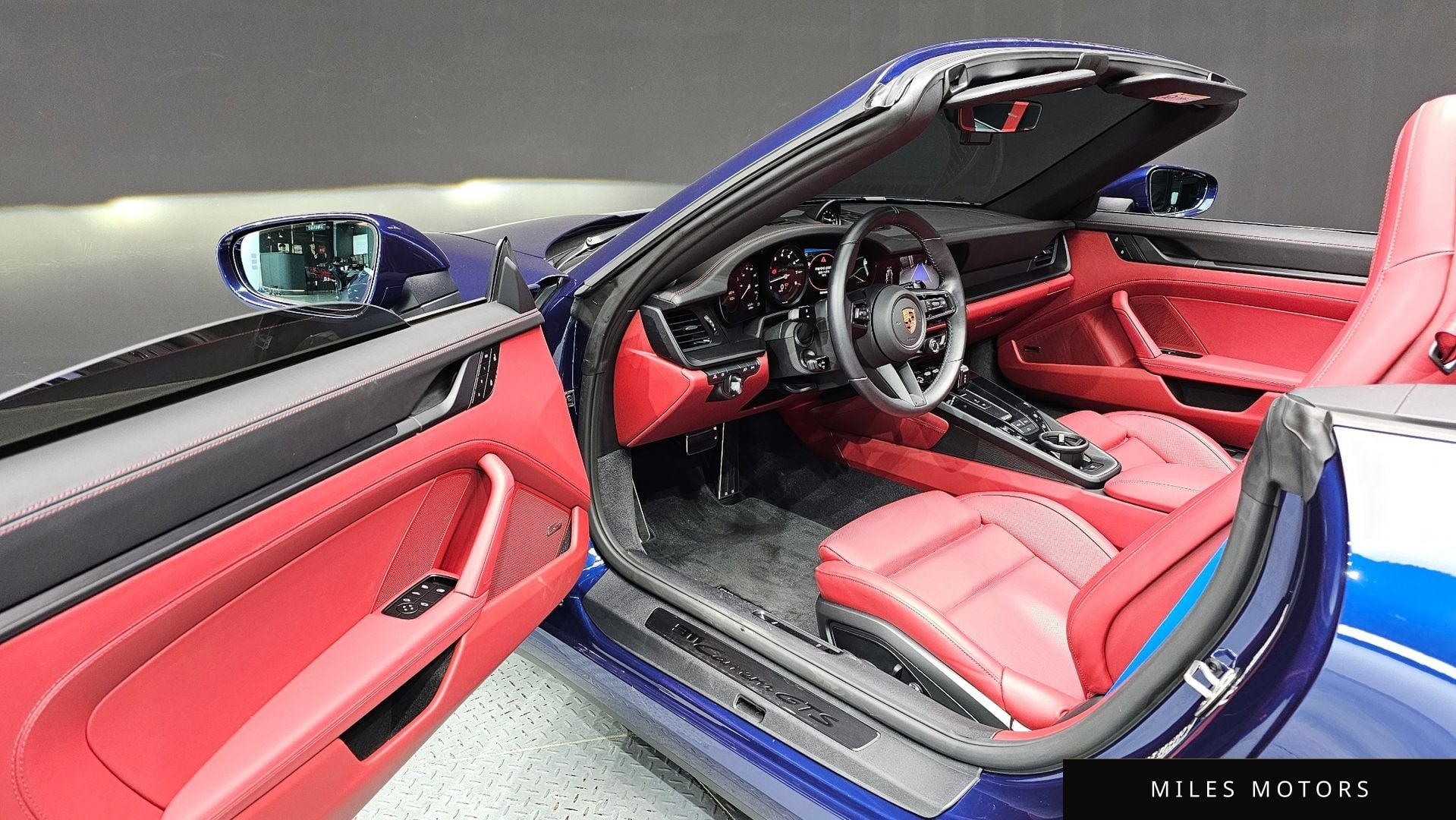 Porsche 911 (992) 2023 — миниатюра 10