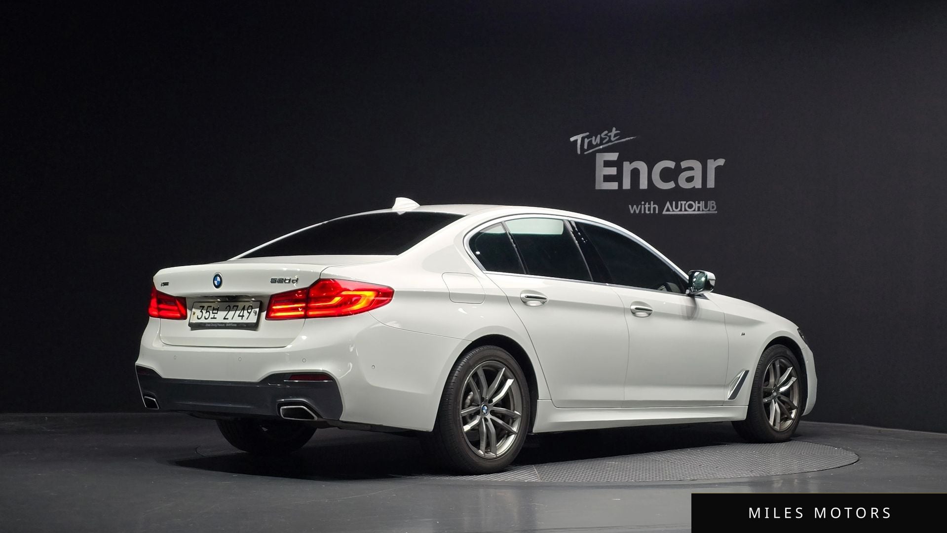 BMW 5 Series (G30) 2018 — миниатюра 2
