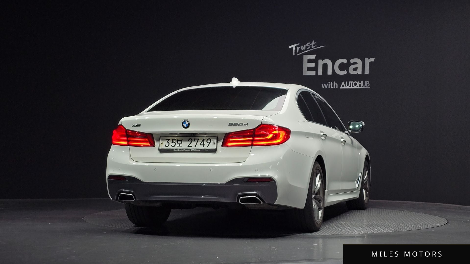 BMW 5 Series (G30) 2018 — миниатюра 4