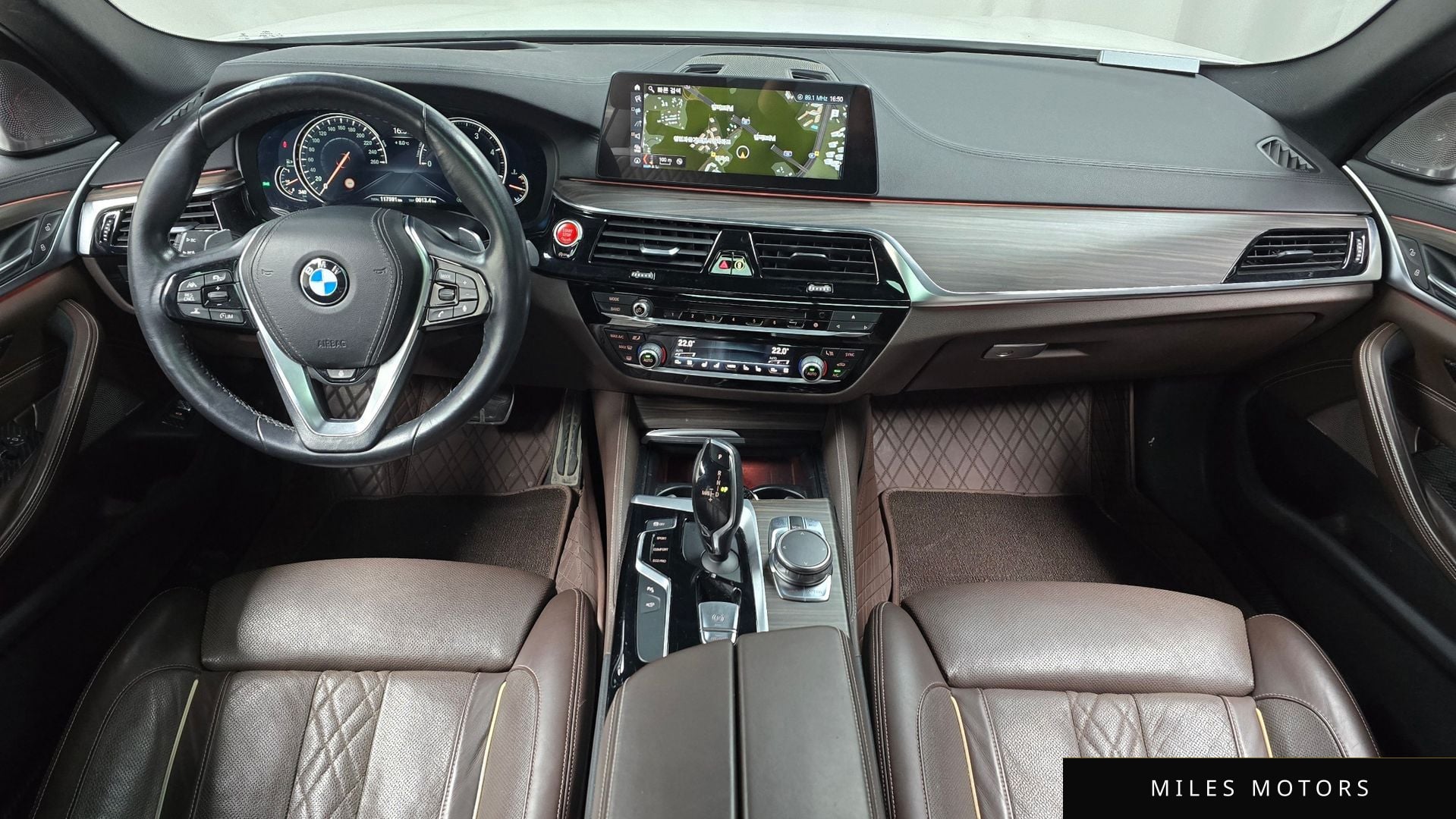 BMW 5 Series (G30) 2018 — миниатюра 7