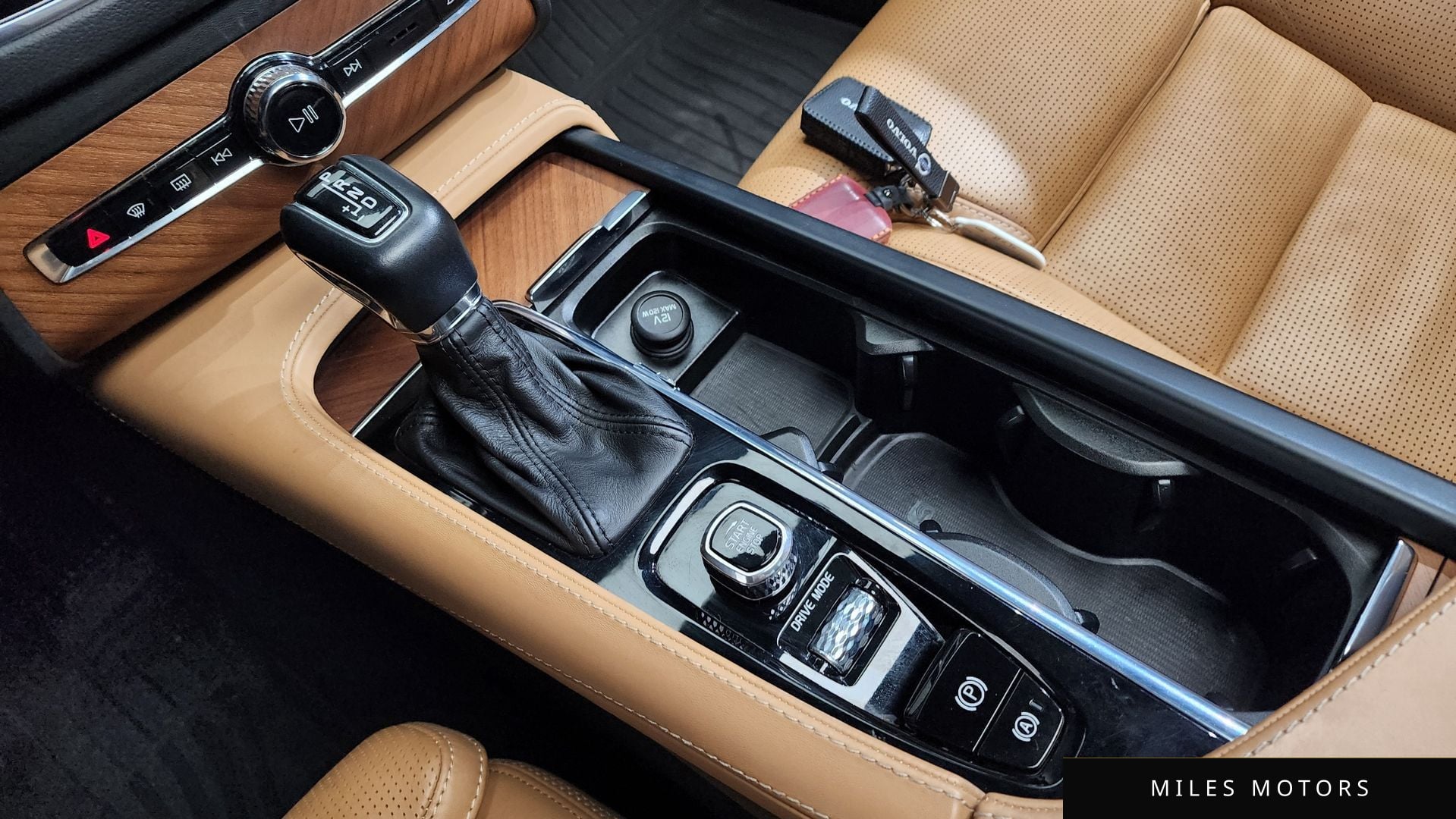 Volvo XC90 2018 — миниатюра 9