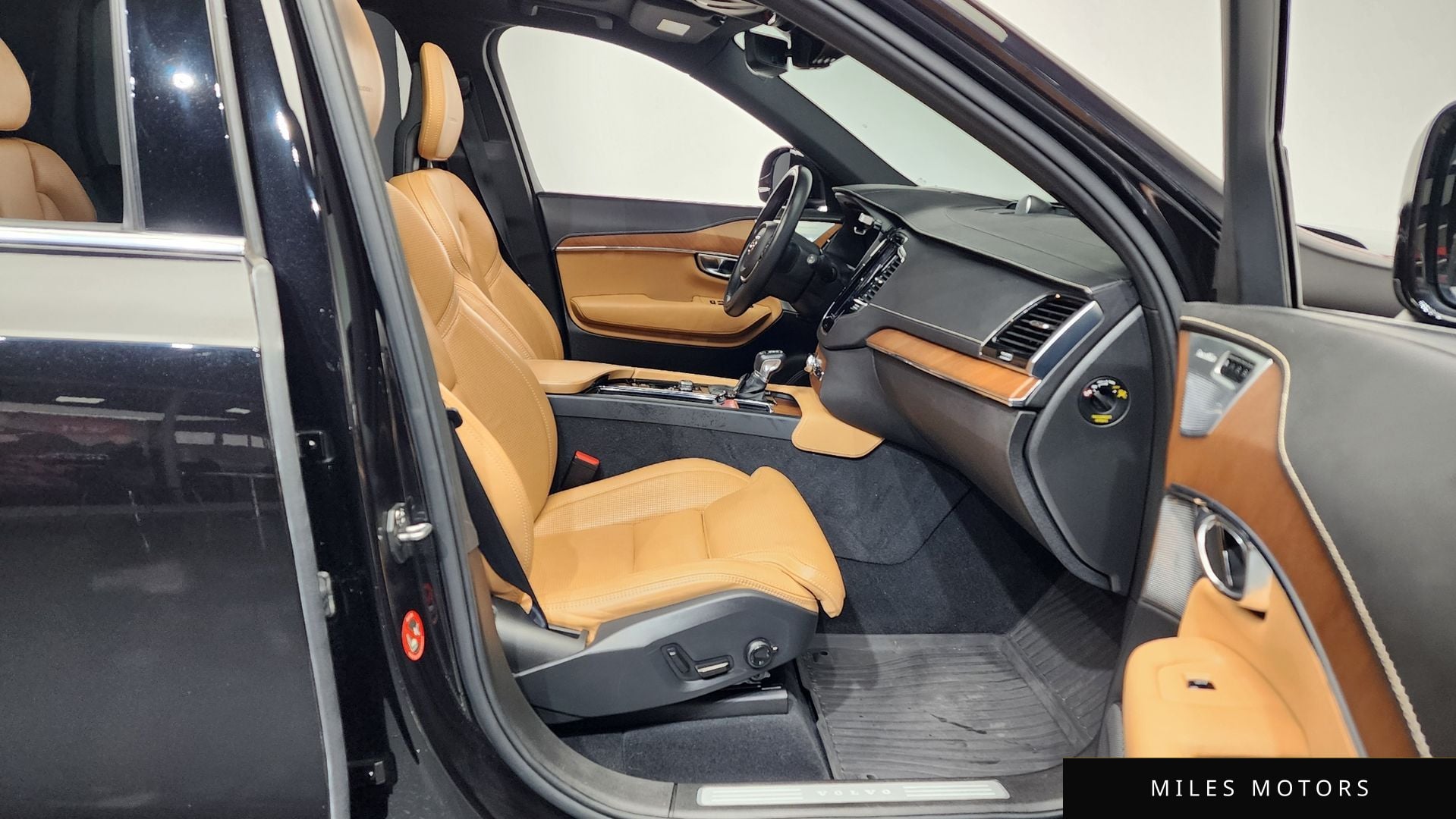 Volvo XC90 2018 — миниатюра 11