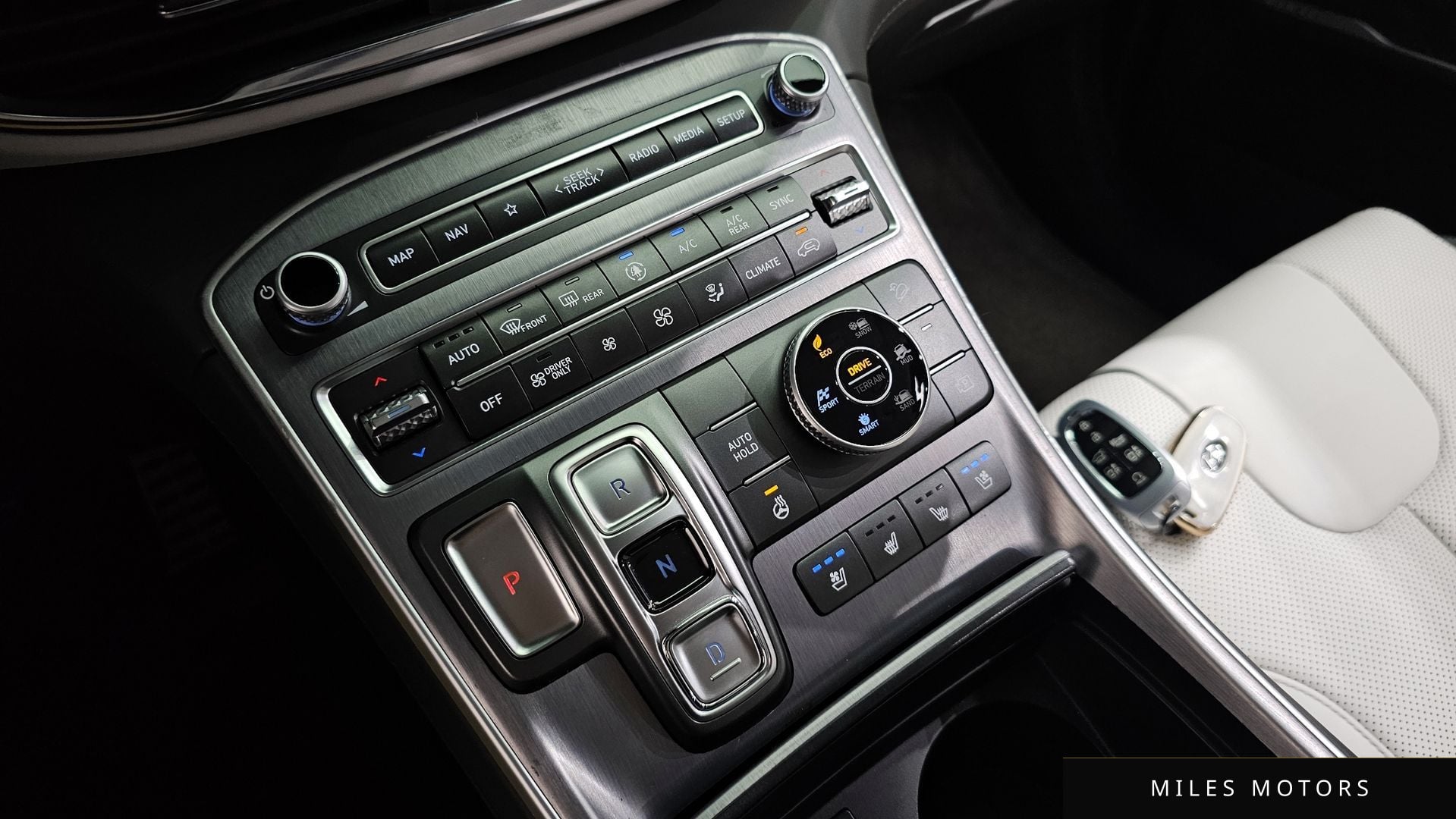 Hyundai Santafe 2023 — миниатюра 9