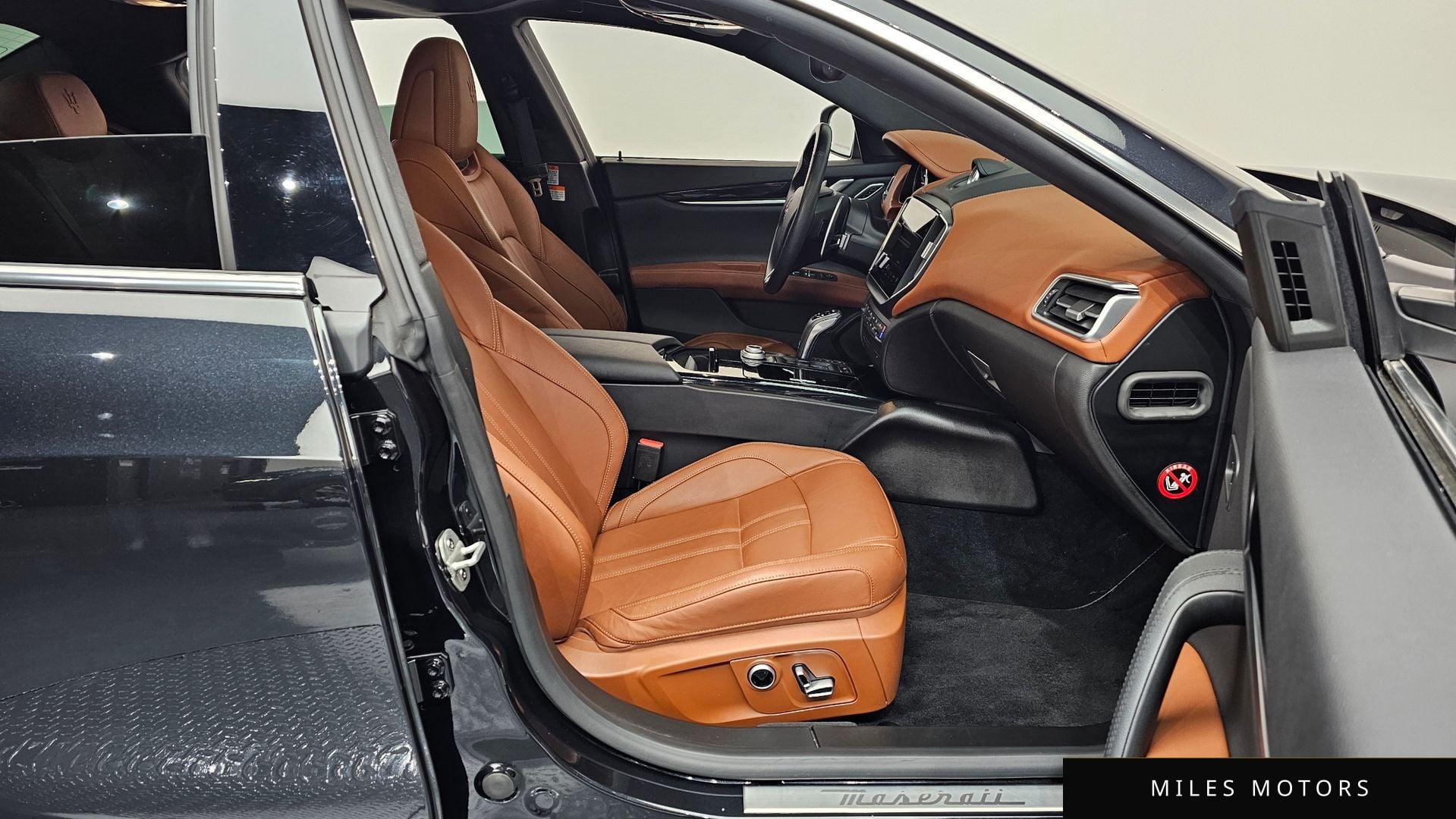 Maserati 기블리 2022 — миниатюра 11
