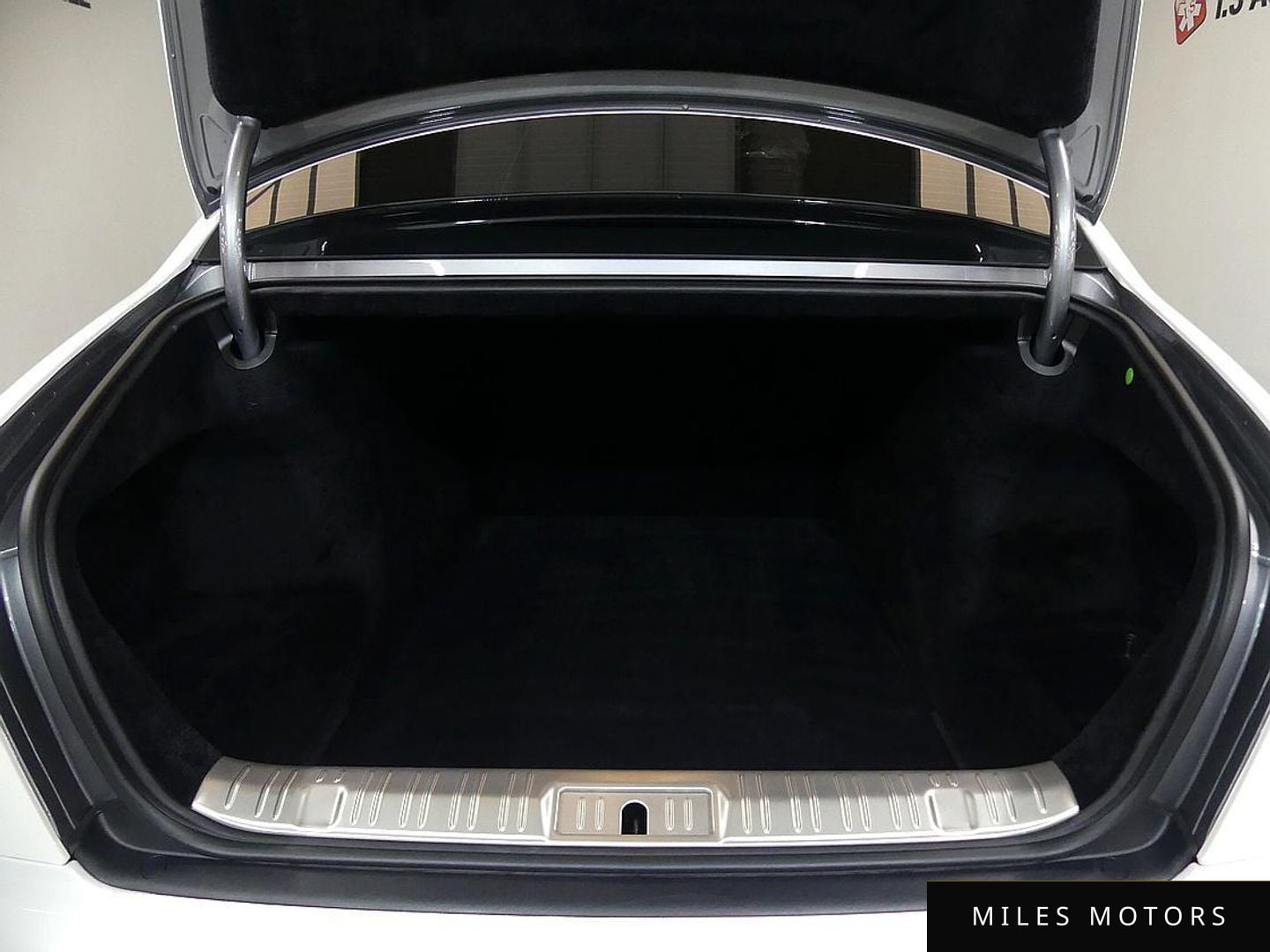 Rolls-Royce 고스트 2016 — миниатюра 9