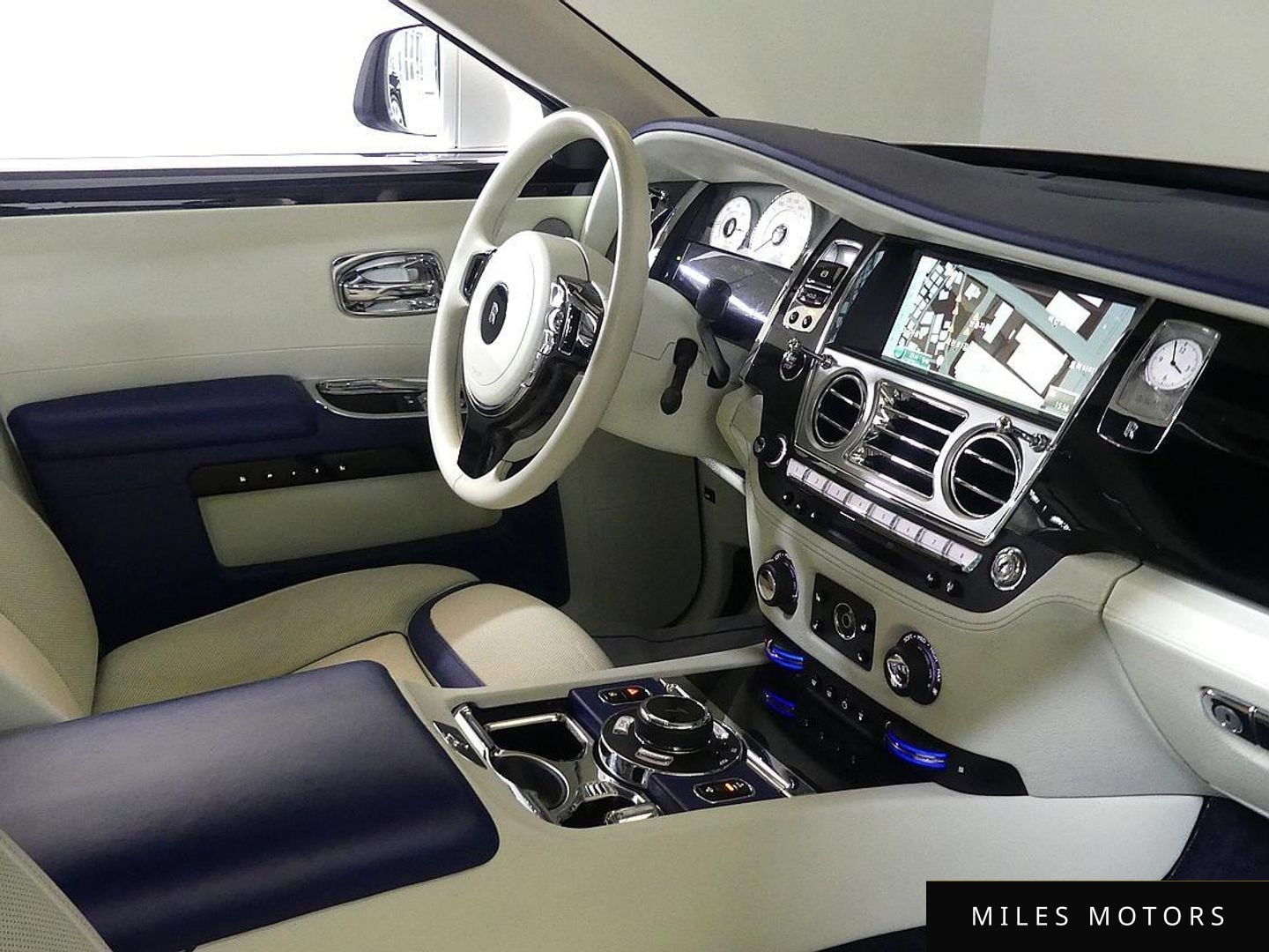 Rolls-Royce 고스트 2016 — миниатюра 11