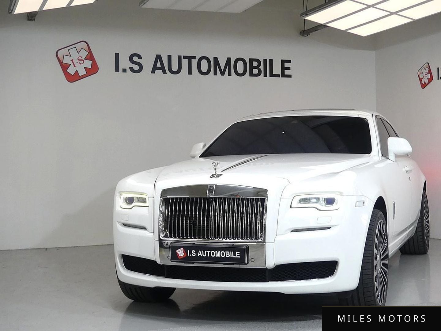 Rolls-Royce 고스트 2016 — миниатюра 20