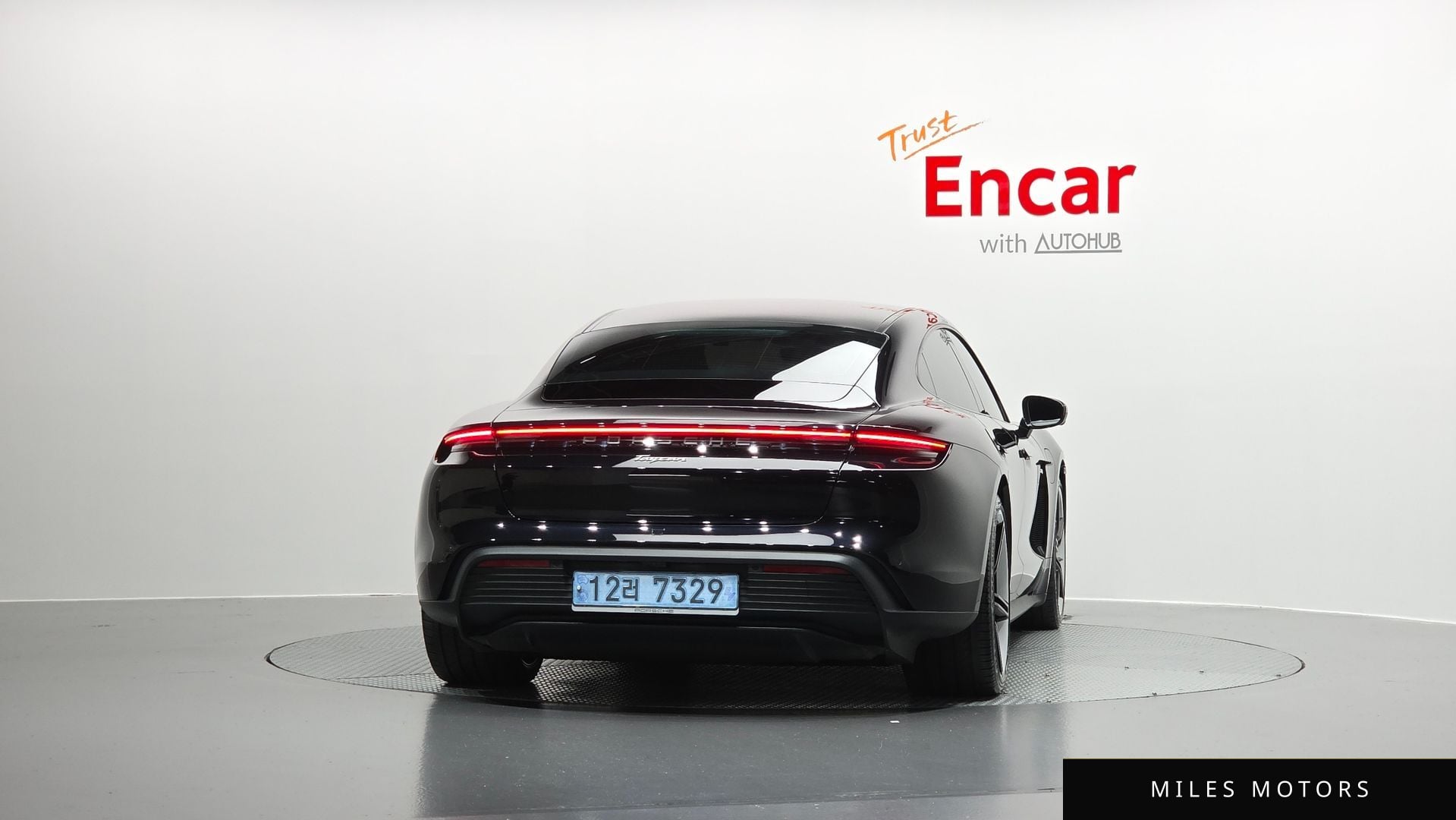Porsche Taycan 2022 — миниатюра 4