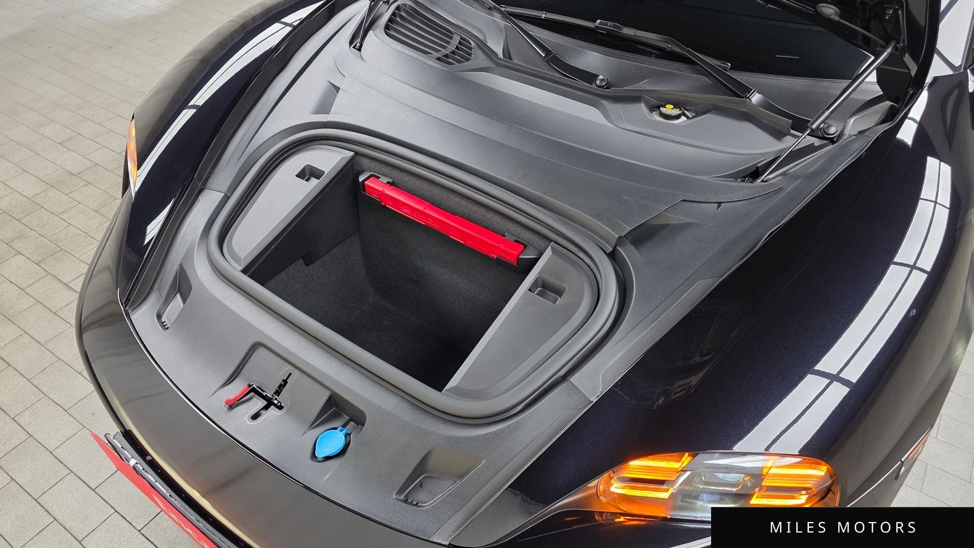 Porsche Taycan 2022 — миниатюра 6