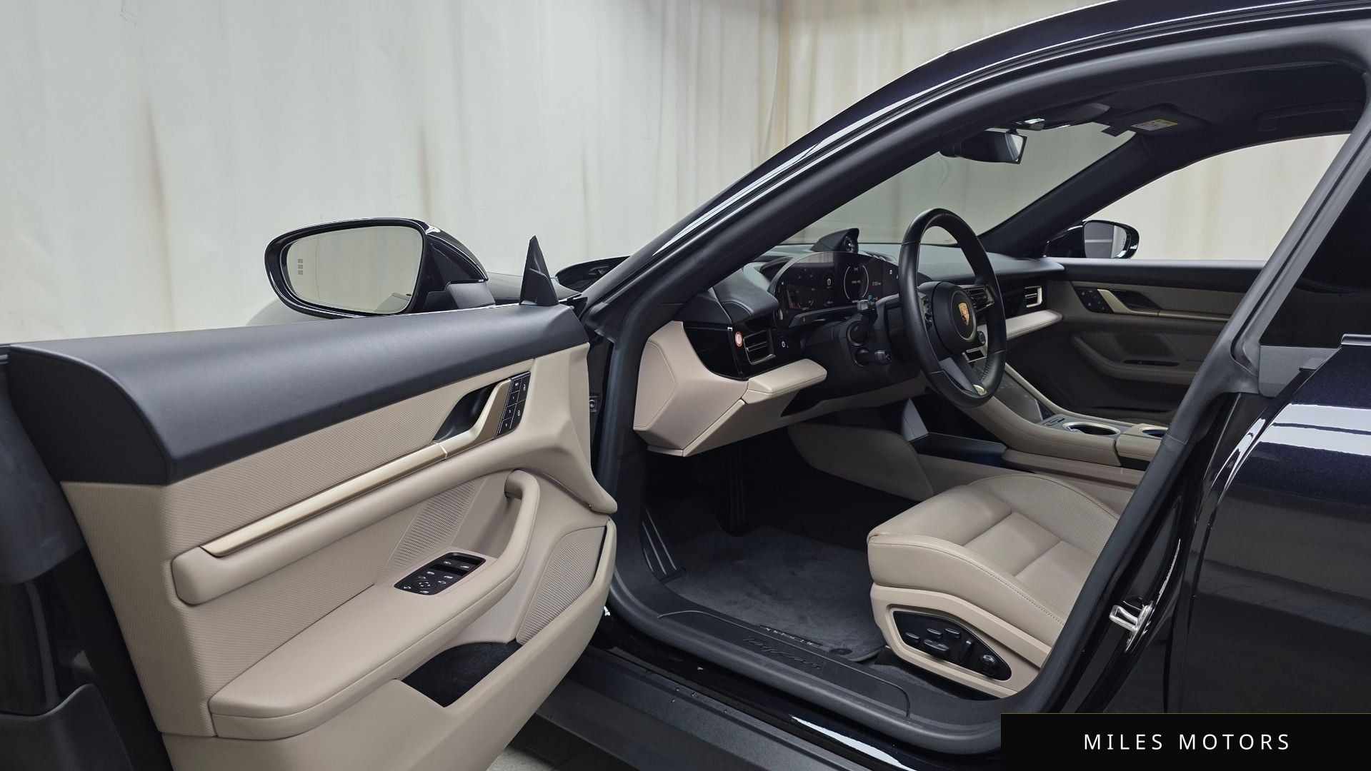 Porsche Taycan 2022 — миниатюра 10