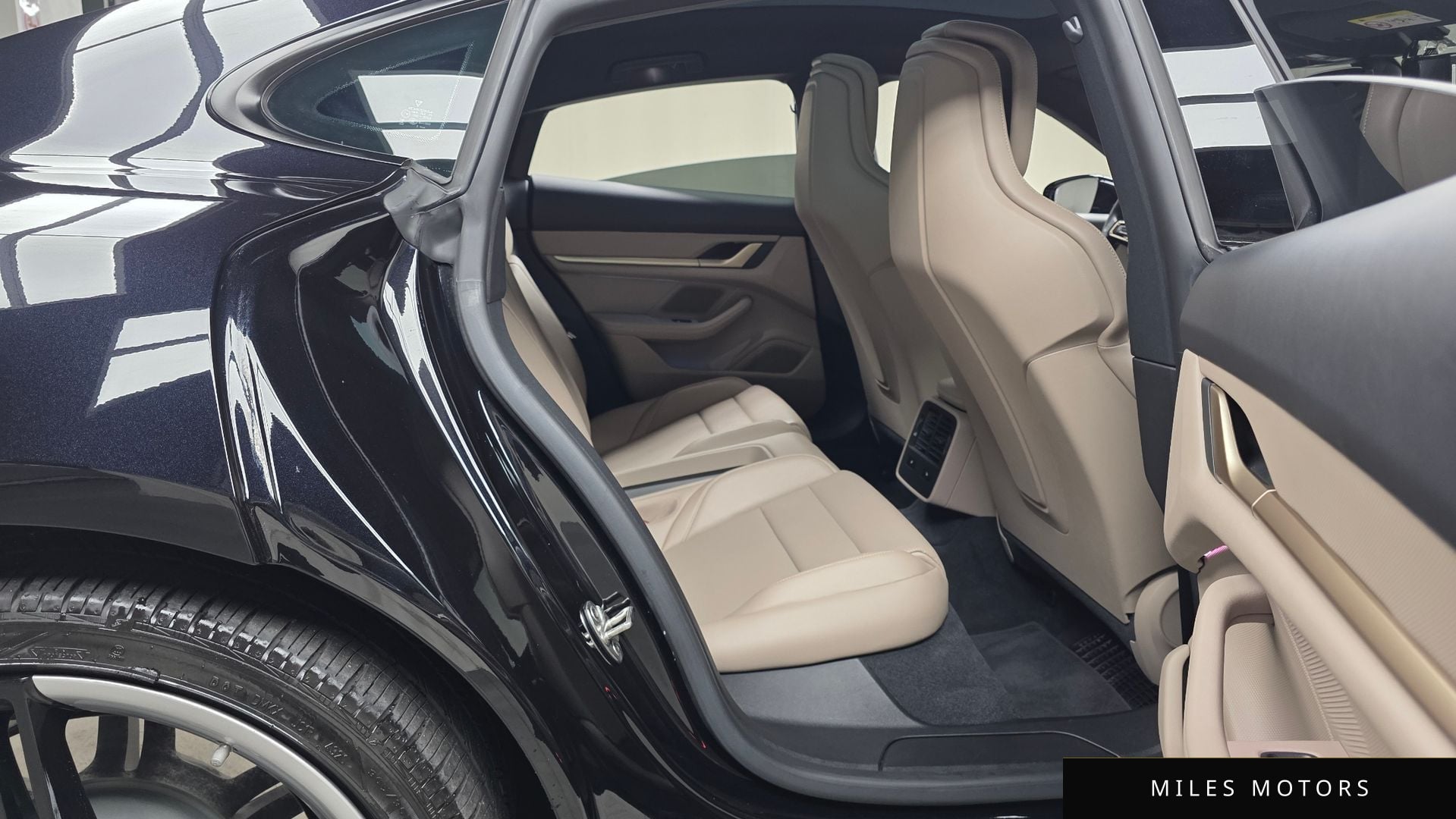 Porsche Taycan 2022 — миниатюра 12