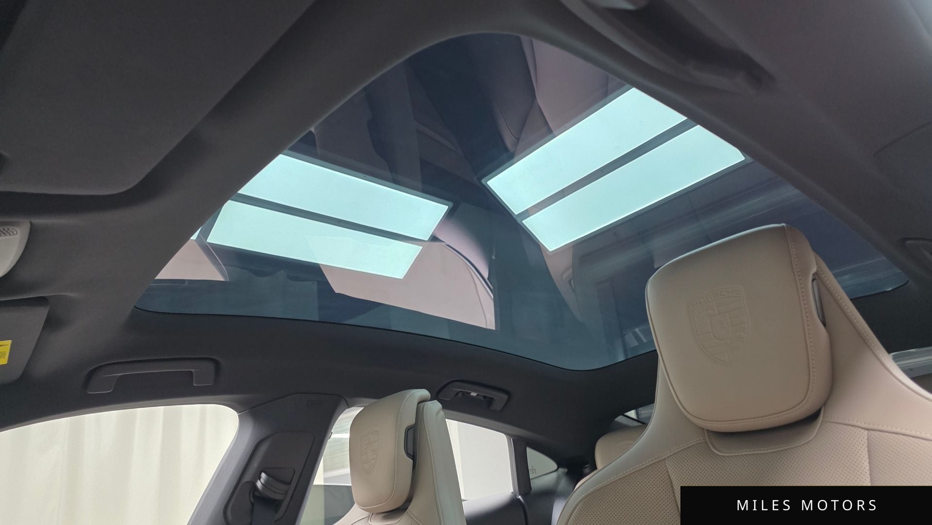 Porsche Taycan 2022 — миниатюра 19