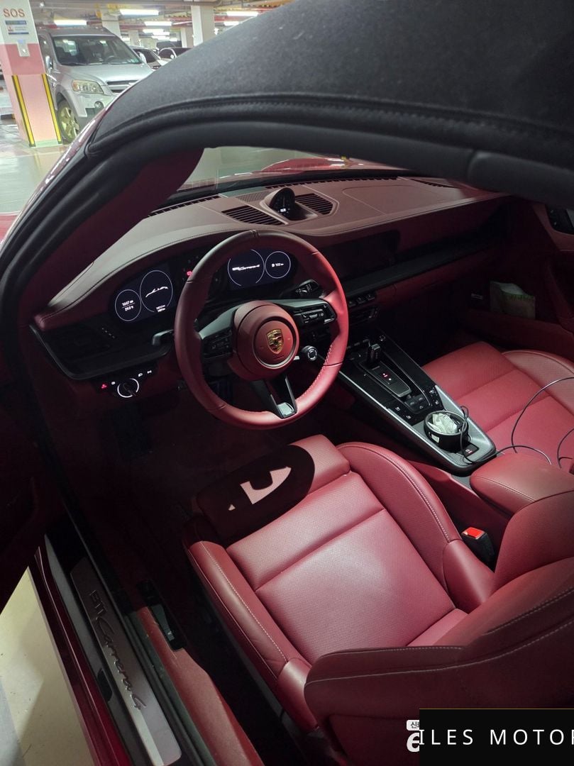 Porsche 911 (992) 2024 — миниатюра 5