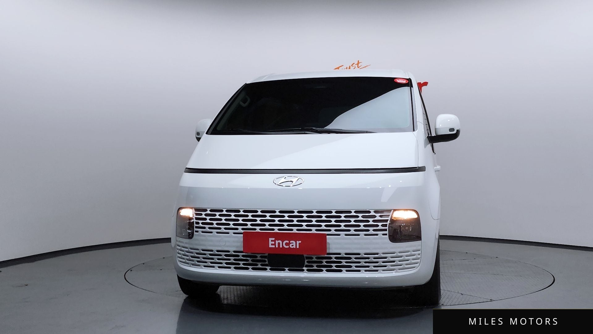 Hyundai Staria 2023 — миниатюра 3