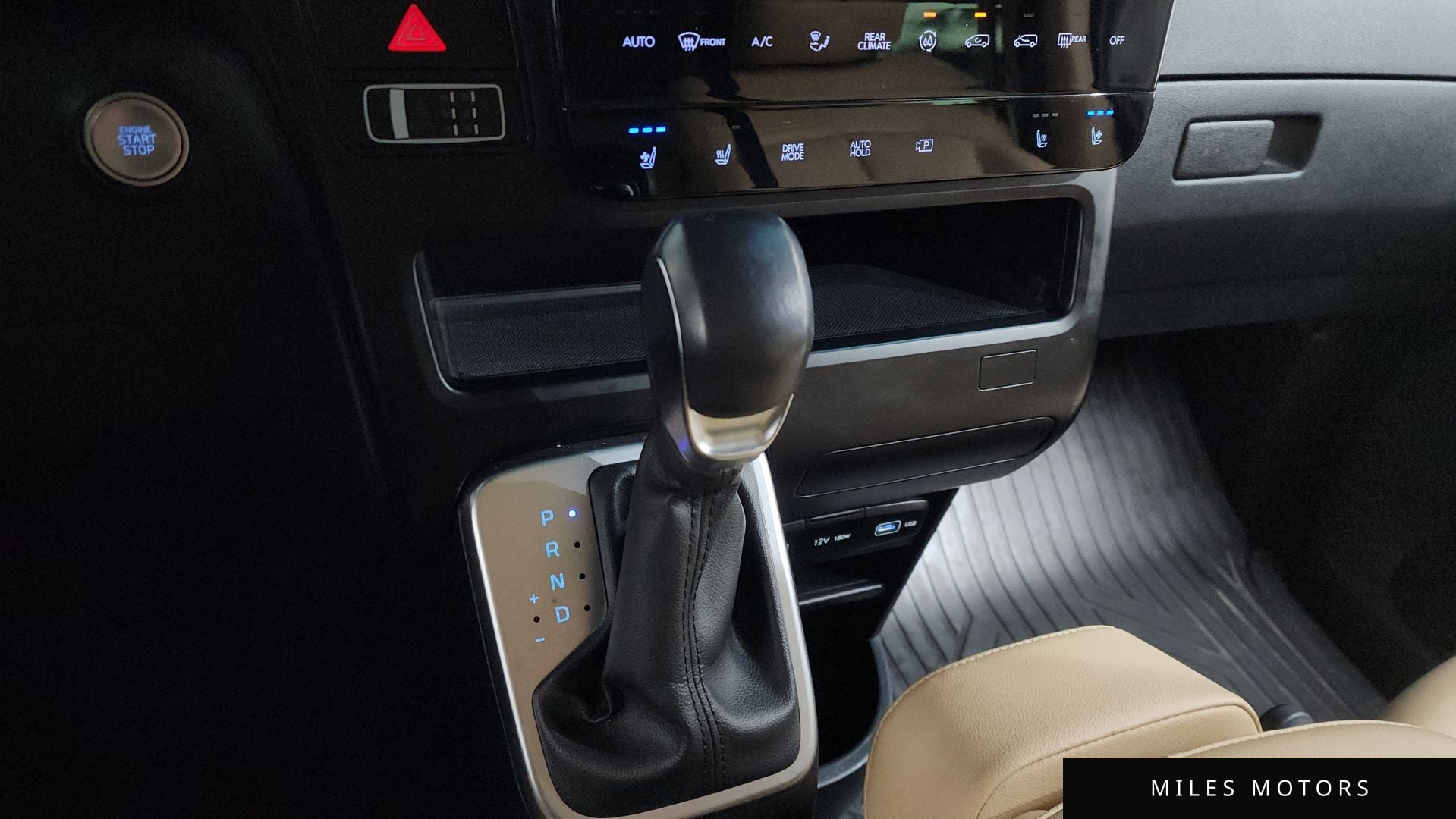 Hyundai Staria 2023 — миниатюра 9