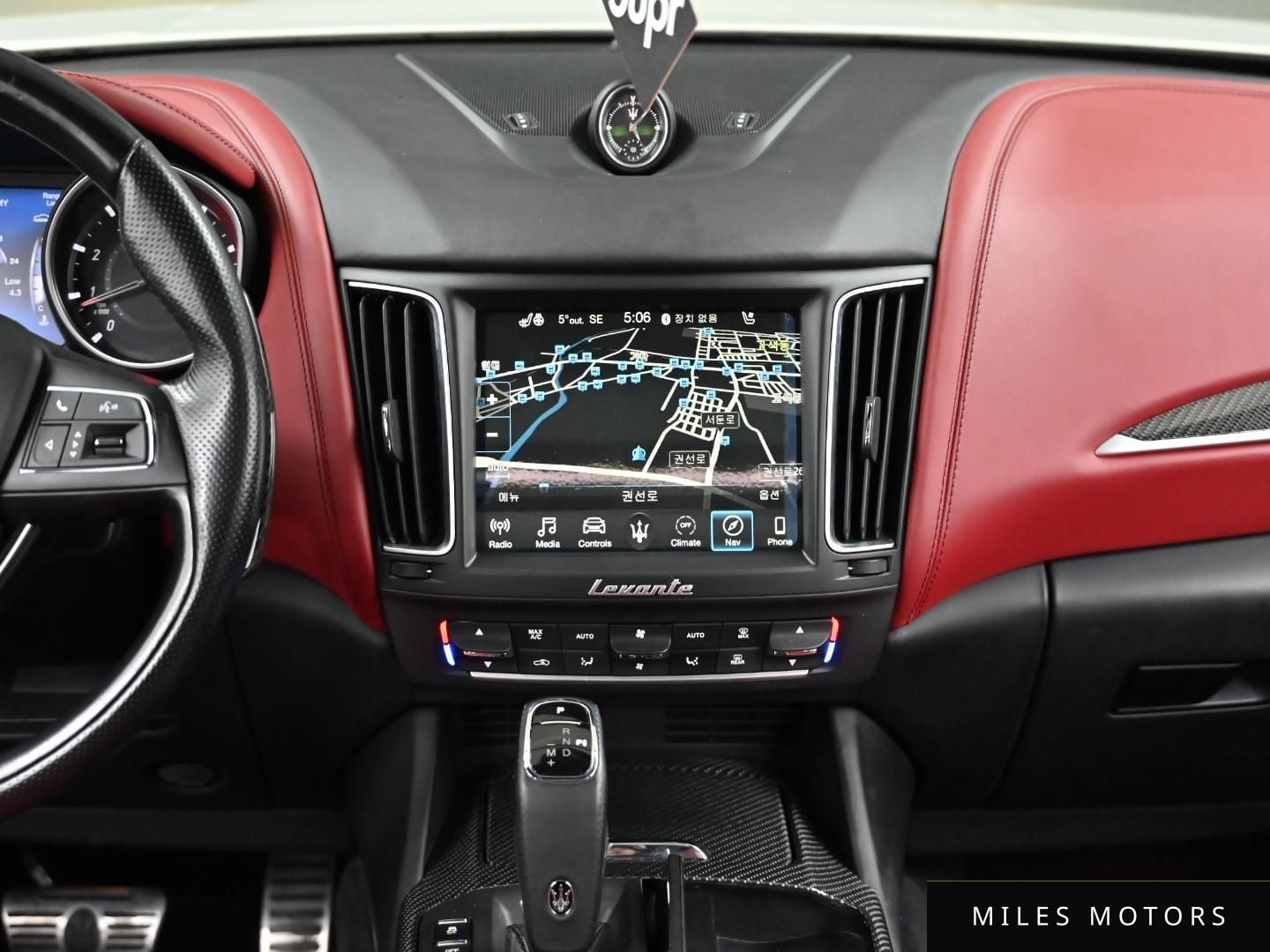 Maserati 르반떼 2019 — миниатюра 15