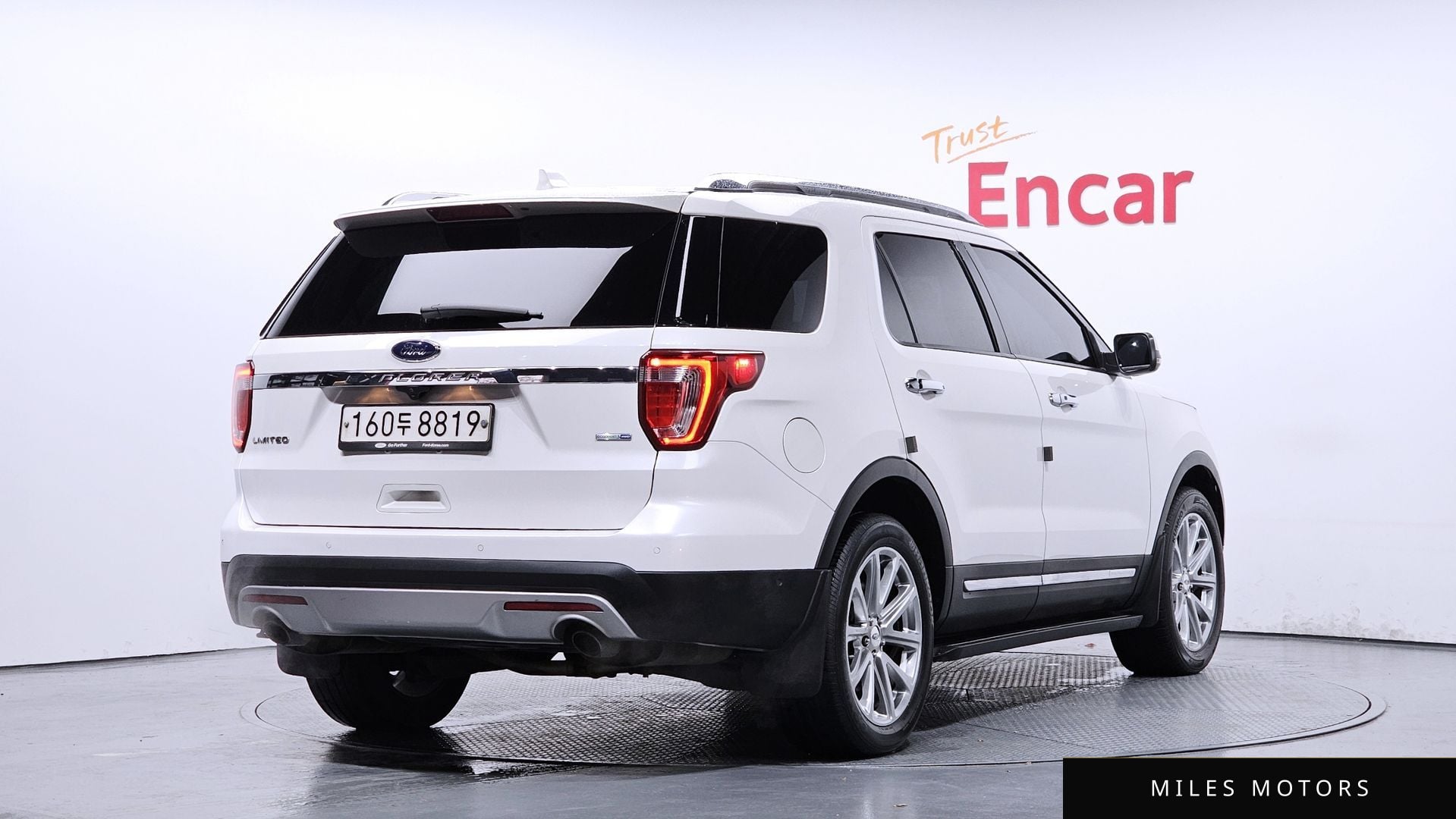 Ford Explorer 2017 — миниатюра 2