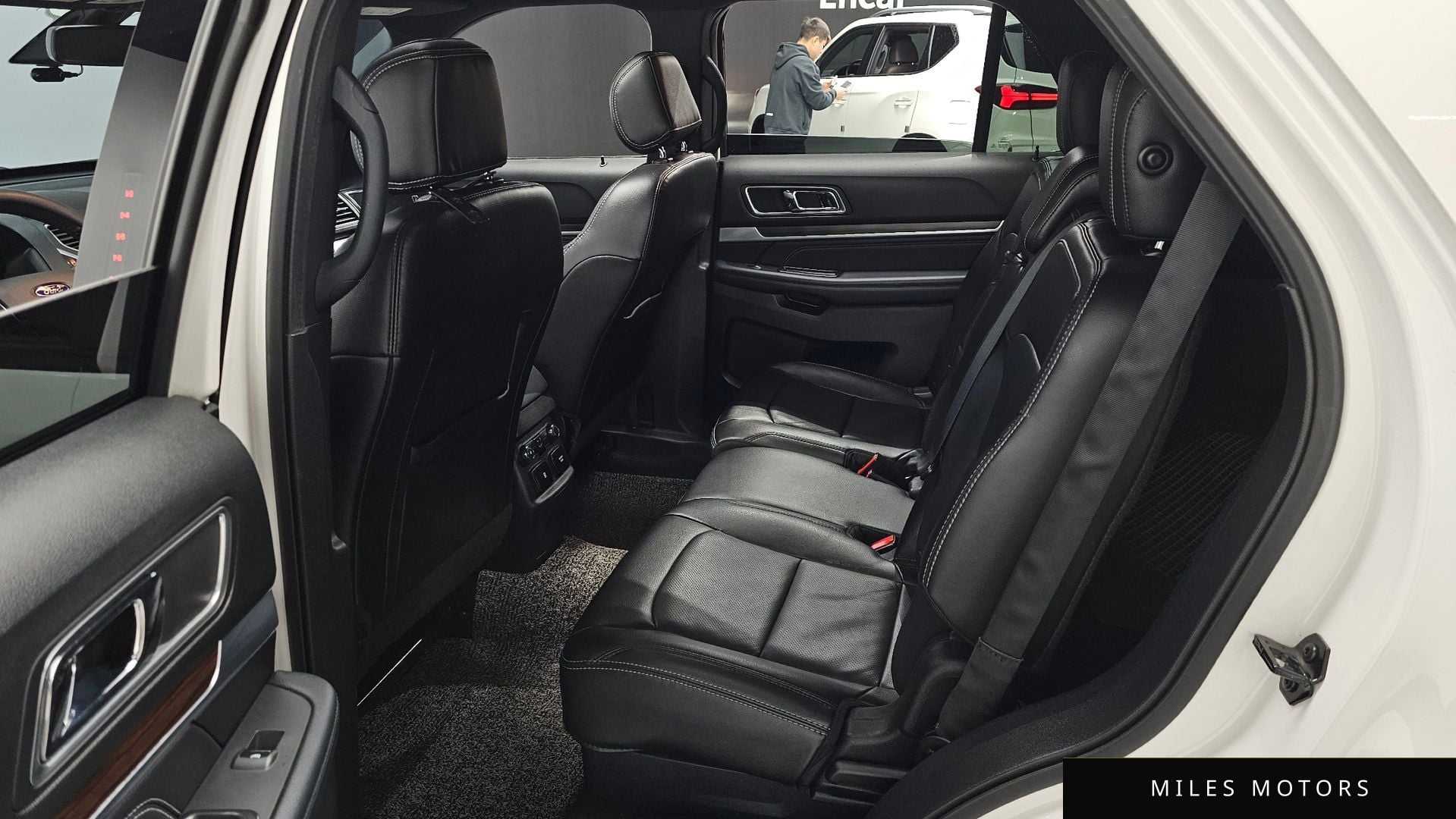 Ford Explorer 2017 — миниатюра 12