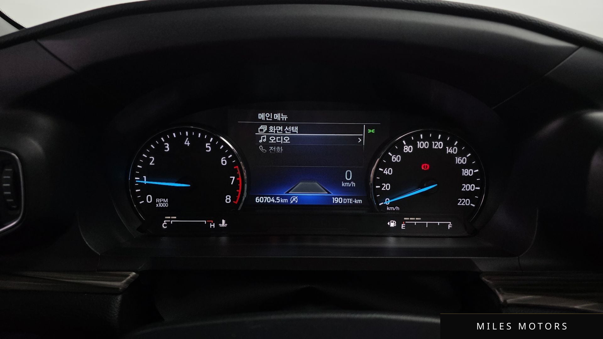 Ford Explorer 2022 — миниатюра 8