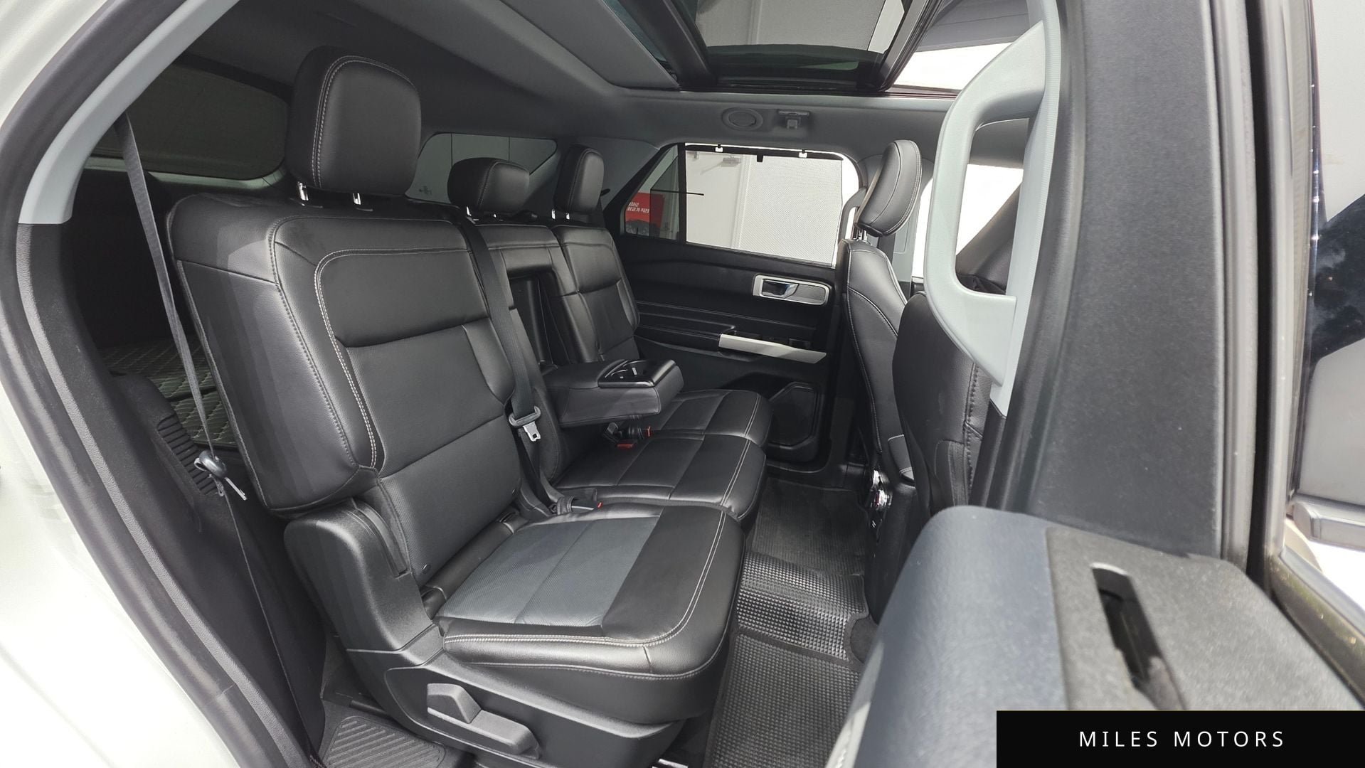 Ford Explorer 2022 — миниатюра 18