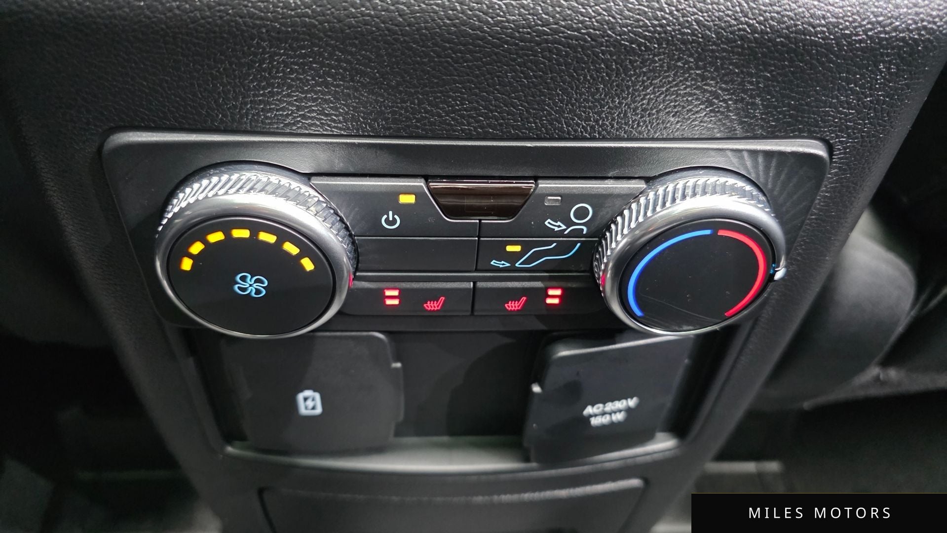 Ford Explorer 2022 — миниатюра 19